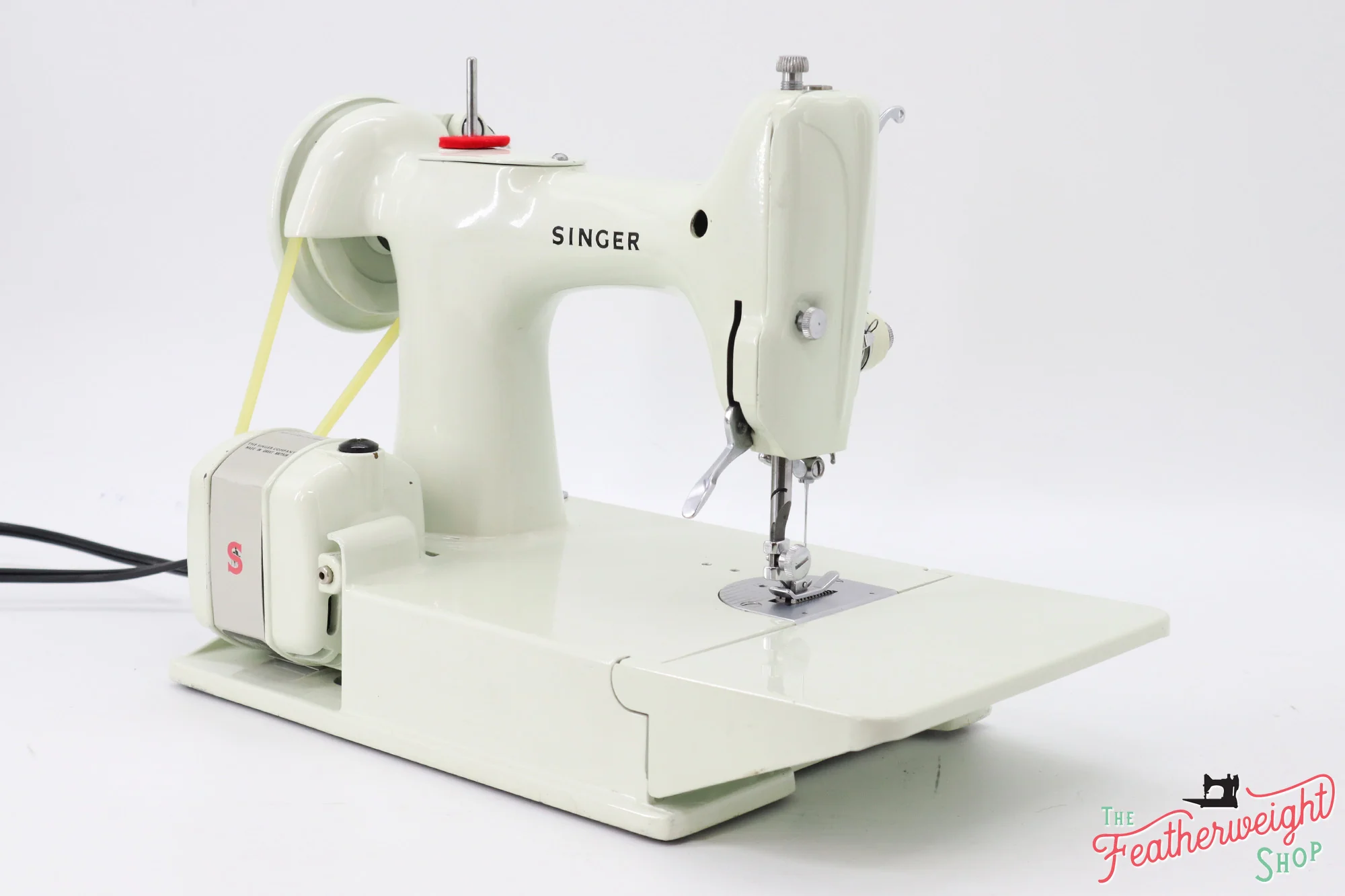 Singer Featherweight 221 Sewing Machine, WHITE - EV780*** - Image 5