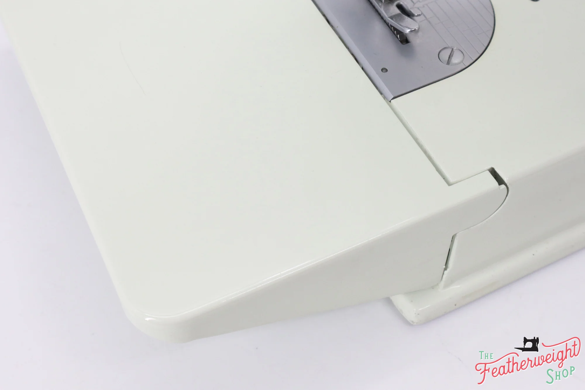 Singer Featherweight 221 Sewing Machine, WHITE - EV780*** - Image 8