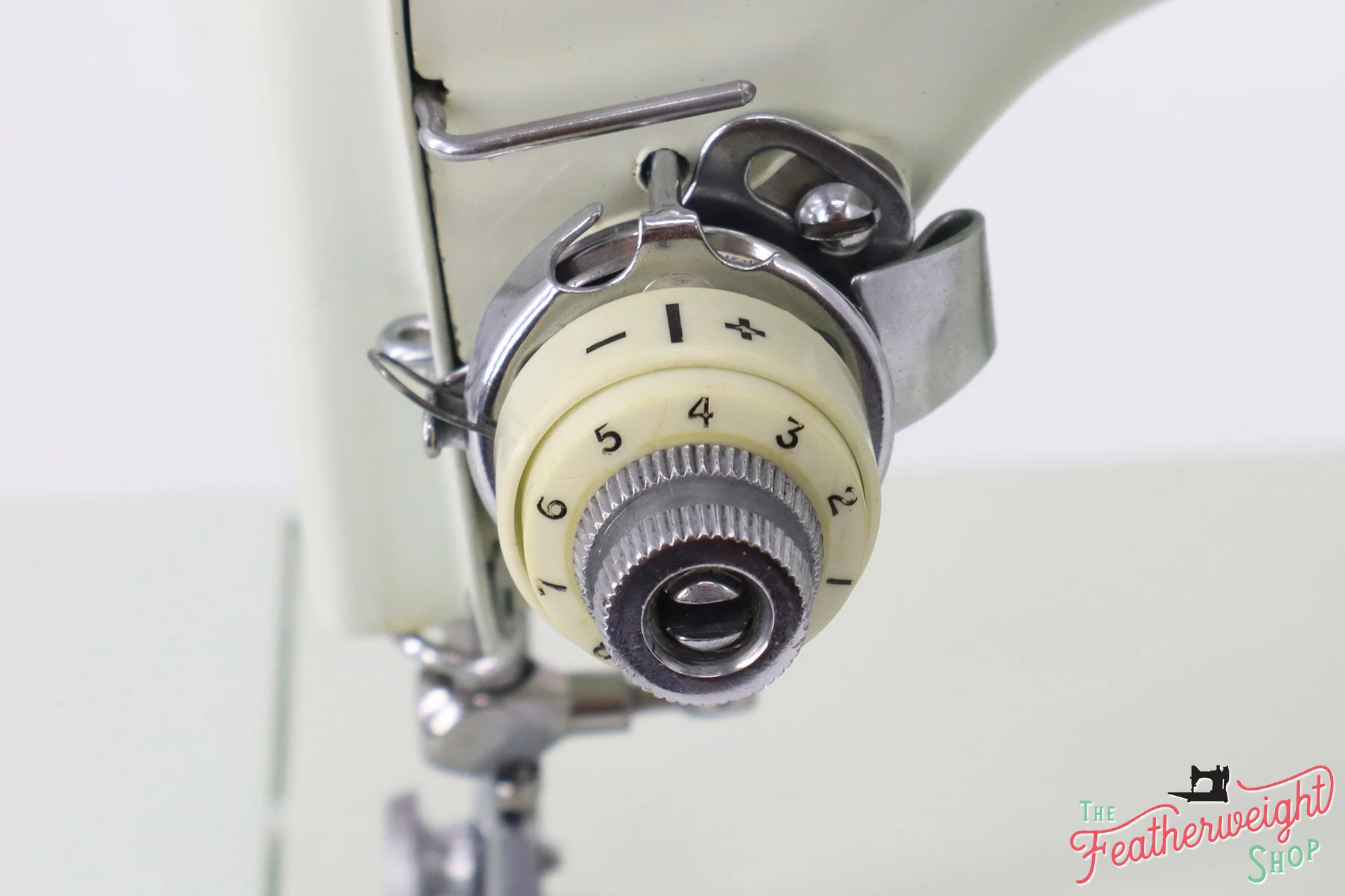 Singer Featherweight 221 Sewing Machine, WHITE EV781*** - Image 10