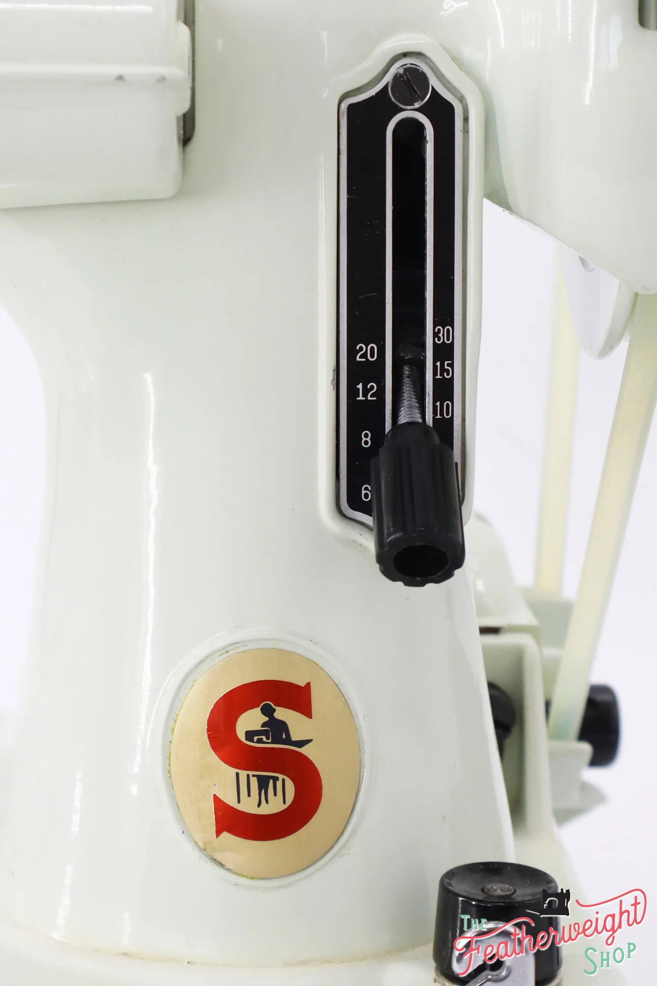 Singer Featherweight 221 Sewing Machine, WHITE EV781*** - Image 16