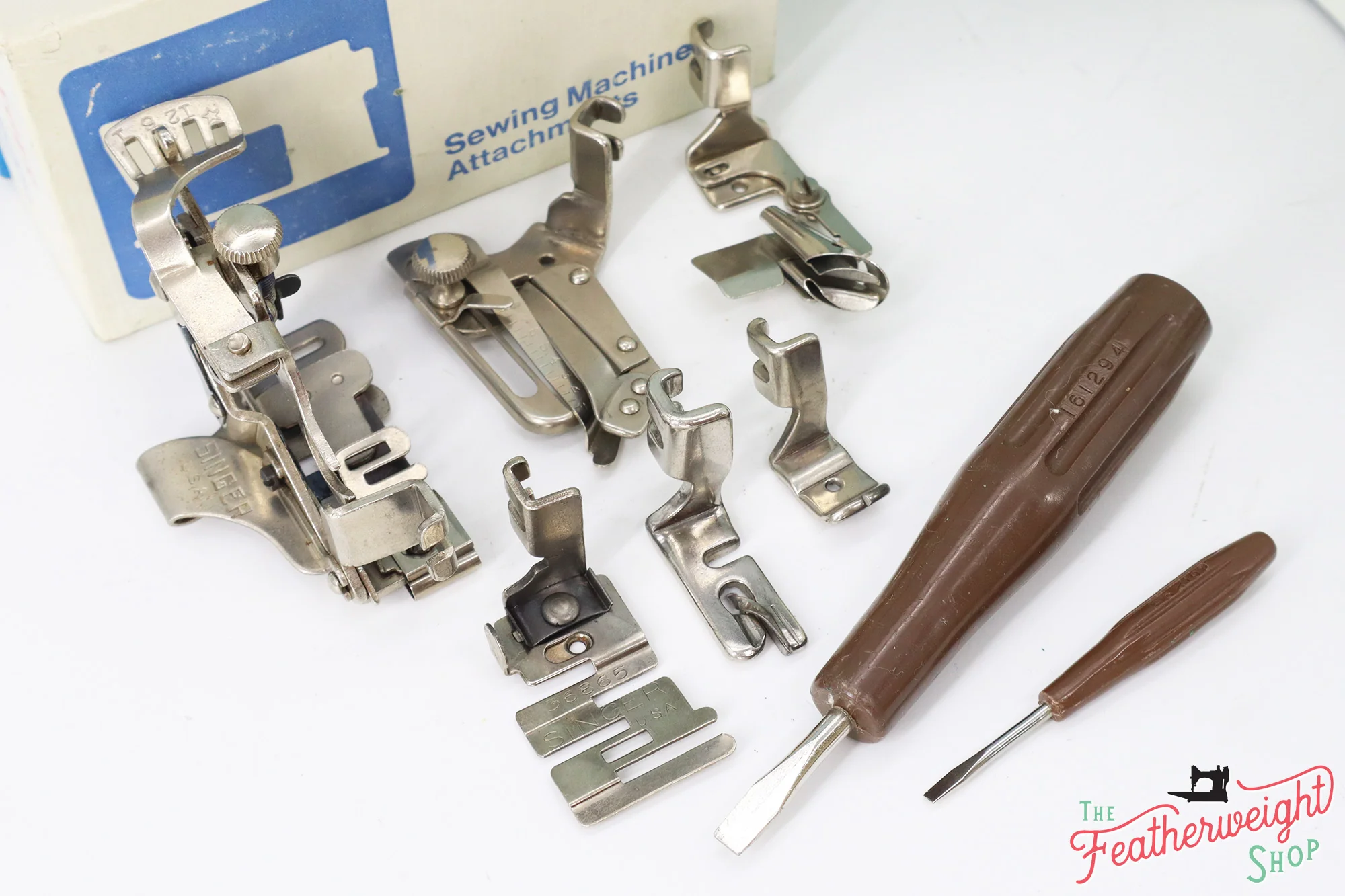 Singer Featherweight 221 Sewing Machine, WHITE EV781*** - Image 18