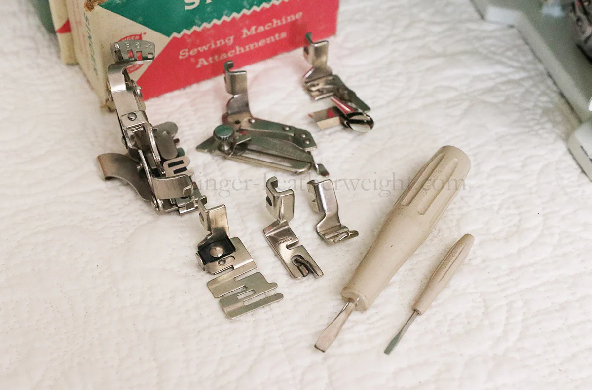 Singer Featherweight 221 Sewing Machine, WHITE EV893*** - Image 24