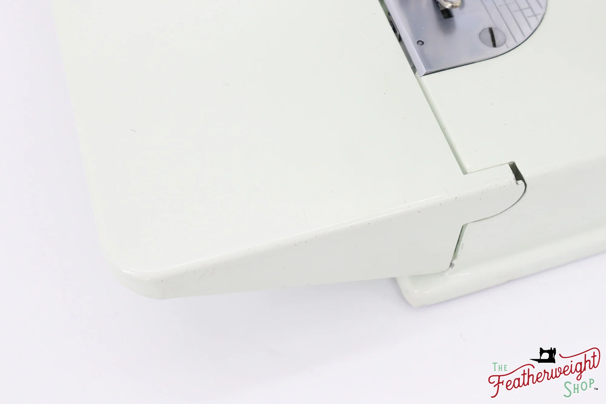 Singer Featherweight 221 Sewing Machine, WHITE - EV894*** - Image 8