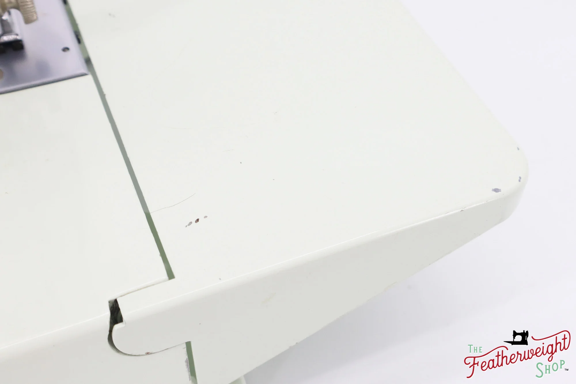 Singer Featherweight 221 Sewing Machine, WHITE - EV894*** - Image 9