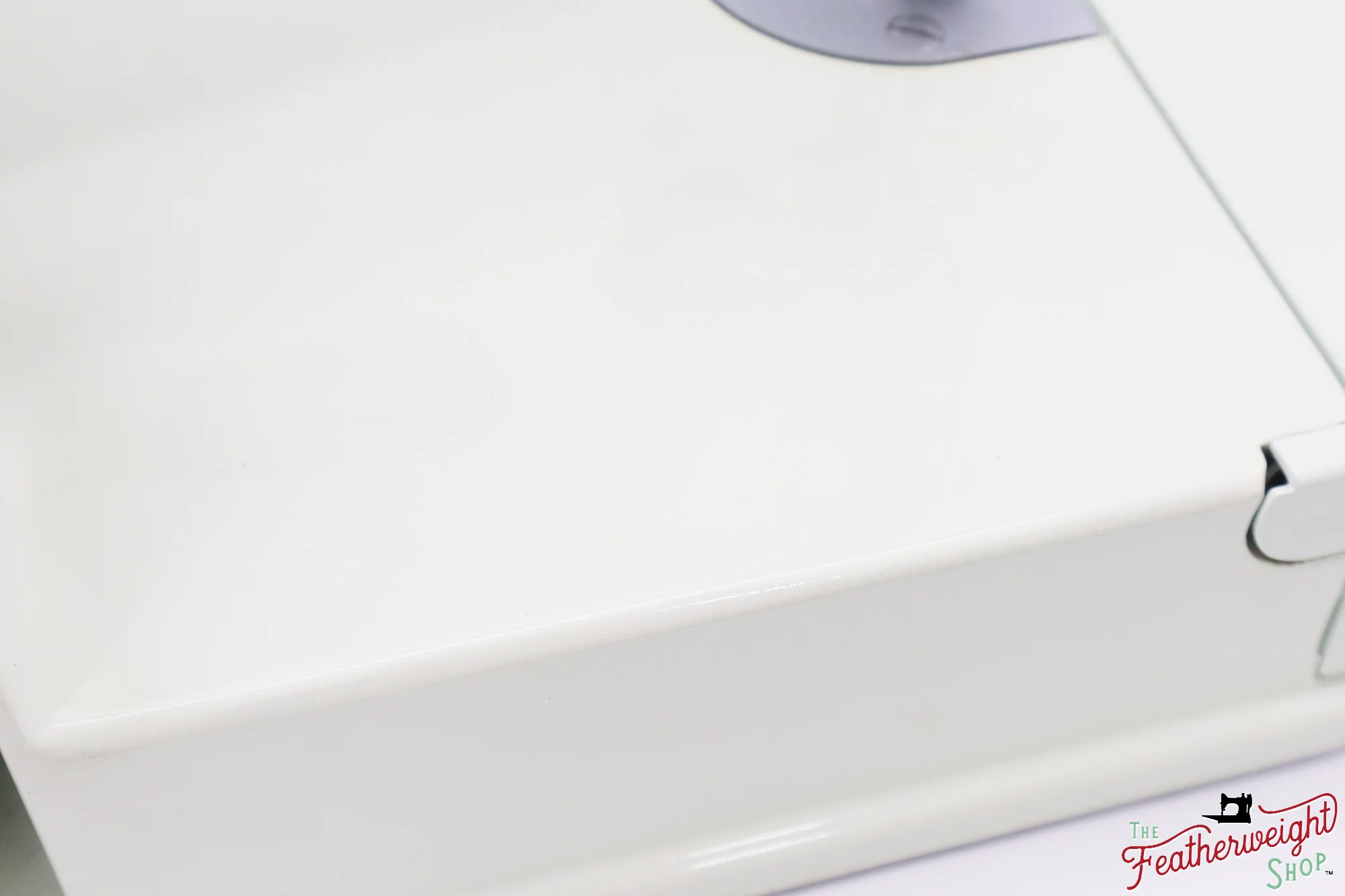 Singer Featherweight 221 Sewing Machine, WHITE - EV896*** - Image 10