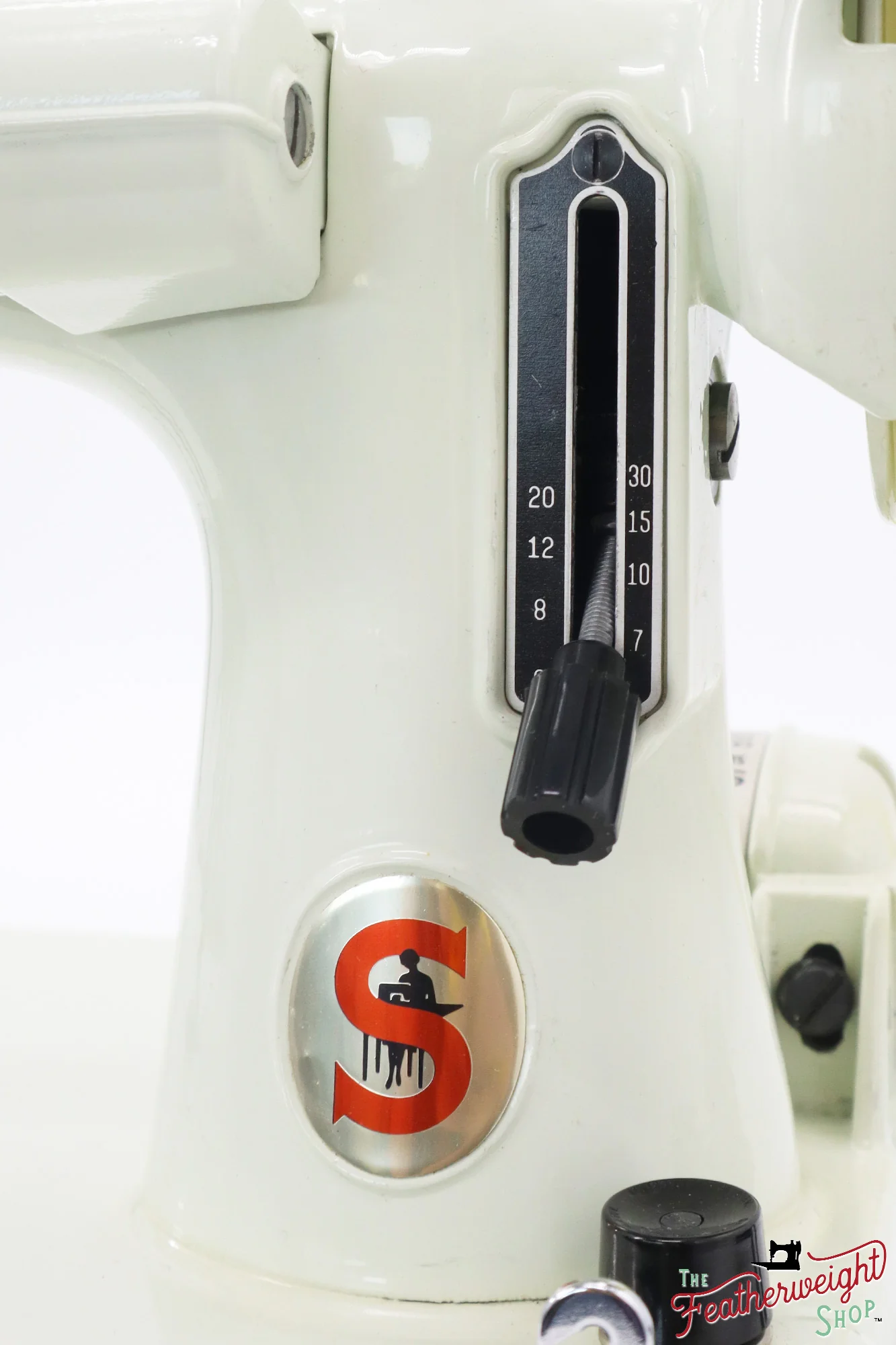 Singer Featherweight 221 Sewing Machine, WHITE - EV896*** - Image 16