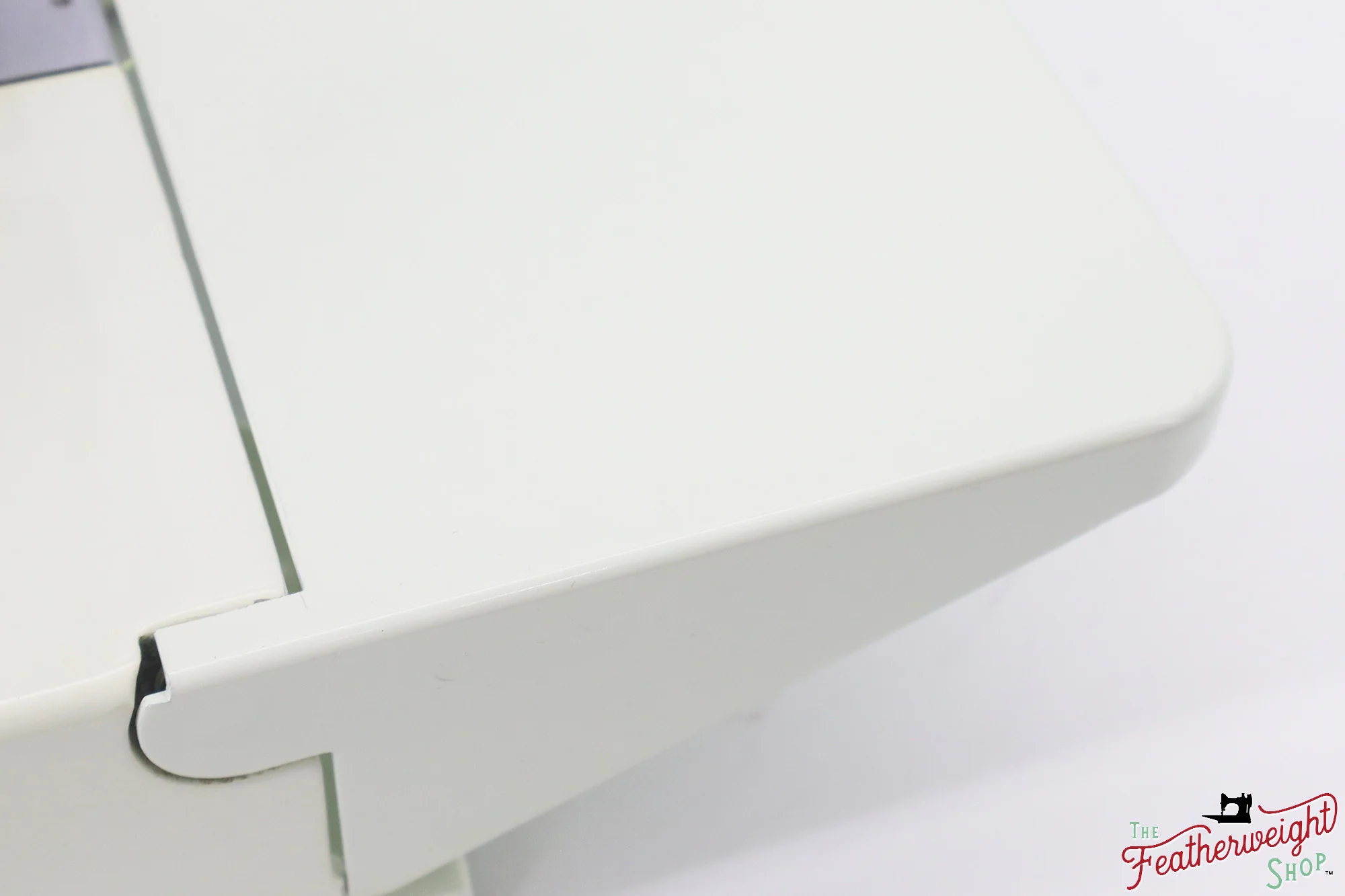 Singer Featherweight 221 Sewing Machine, WHITE - EV896*** - Image 9