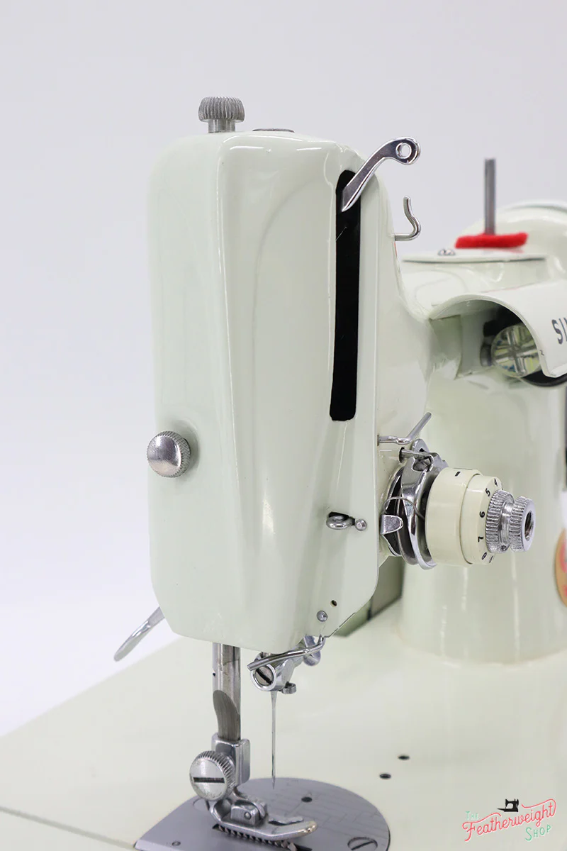 Singer Featherweight 221 Sewing Machine, WHITE EV914*** - Image 13