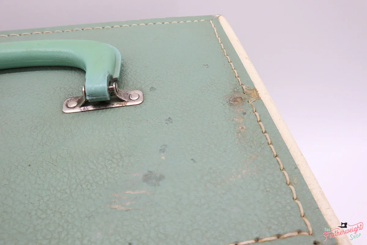 Singer Featherweight 221 Sewing Machine, WHITE EV914*** - Image 16