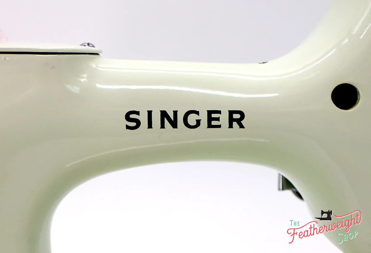 Singer Featherweight 221 Sewing Machine, WHITE EV928*** - ORIGINAL BOX - Image 16