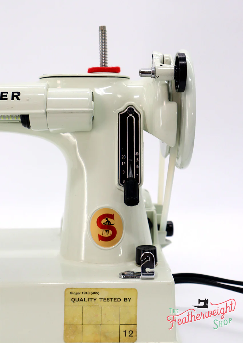 Singer Featherweight 221 Sewing Machine, WHITE EV928*** - ORIGINAL BOX - Image 21