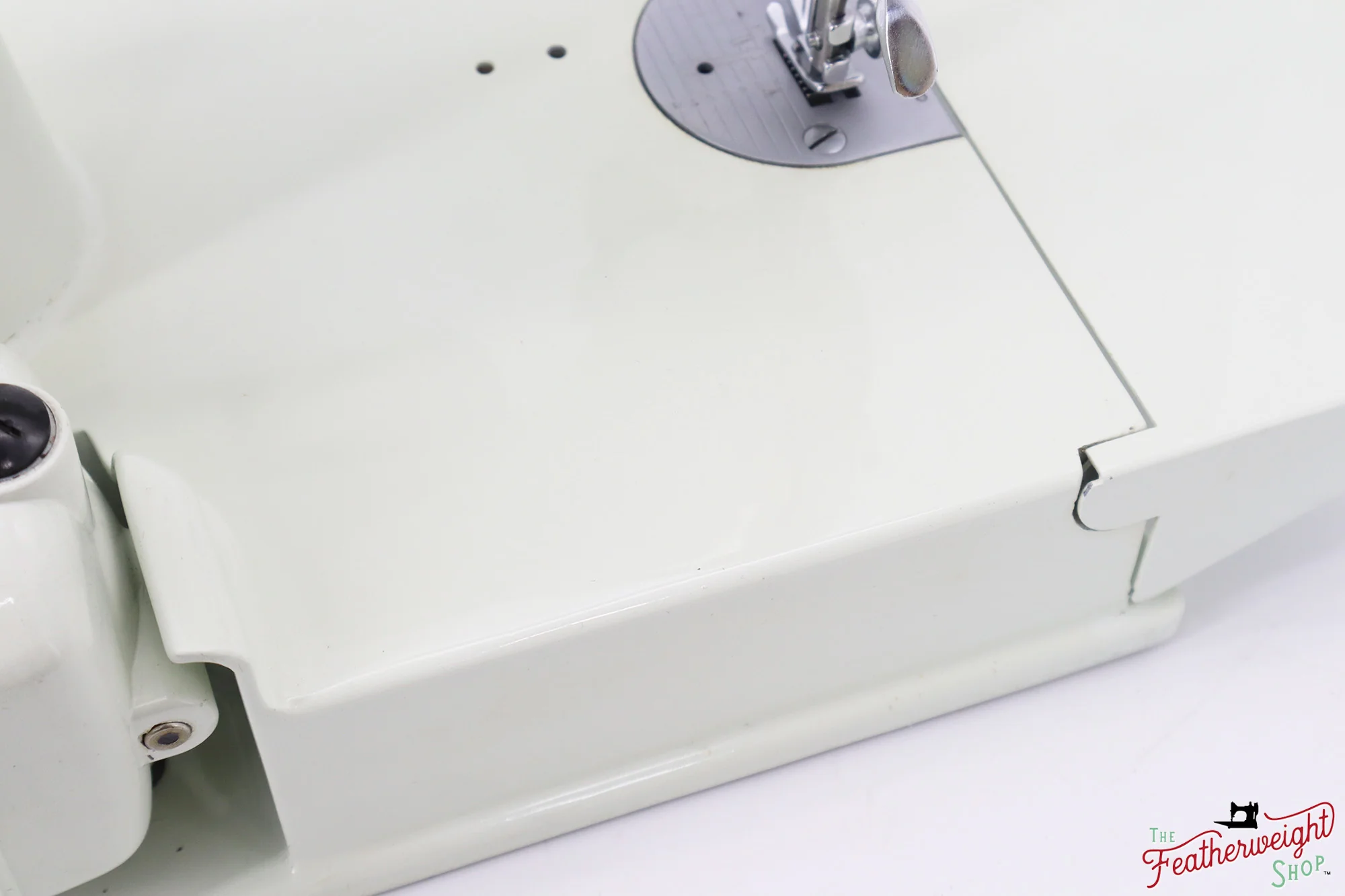 Singer Featherweight 221 Sewing Machine, WHITE - EV941*** - Image 13