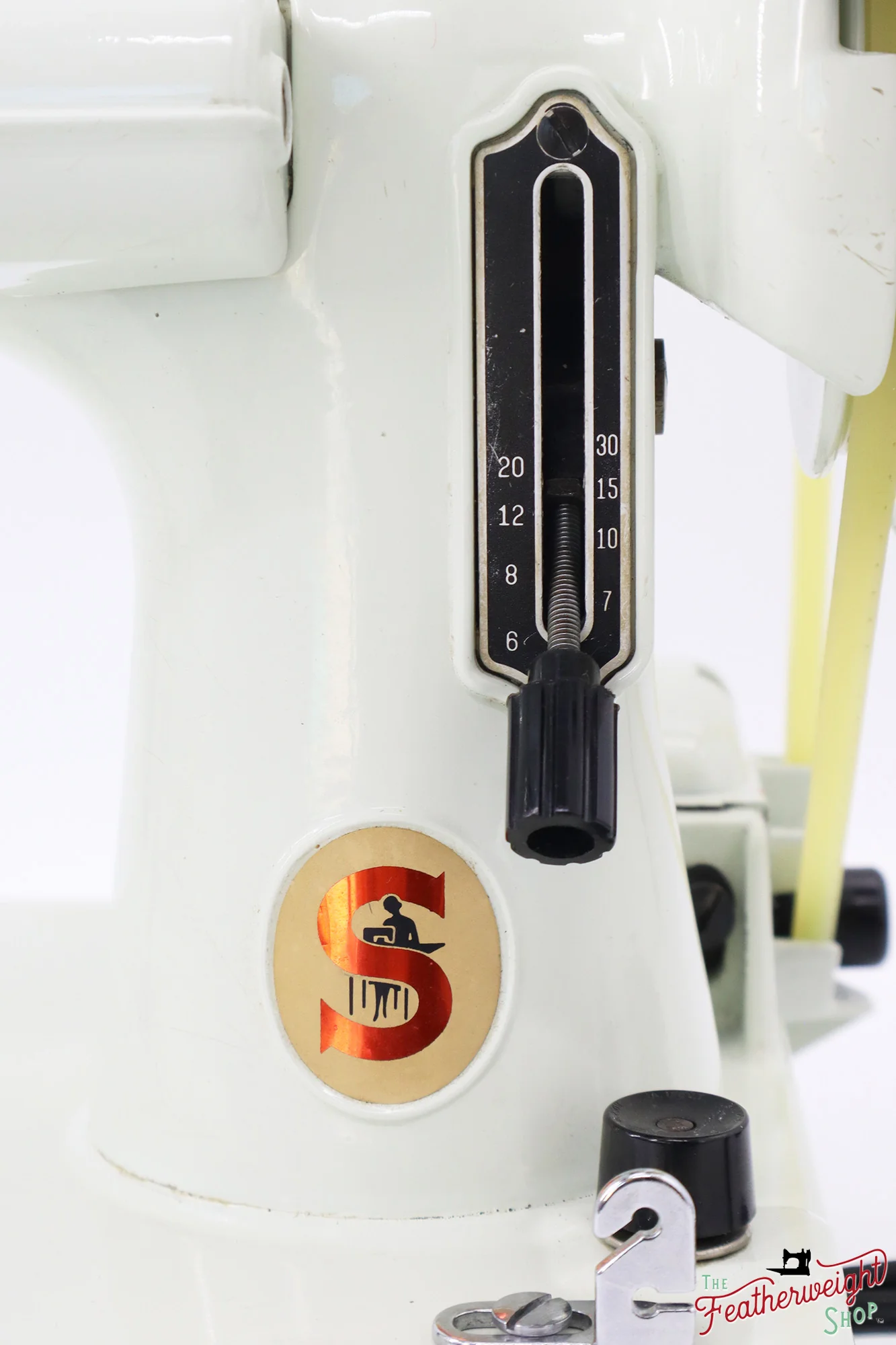 Singer Featherweight 221 Sewing Machine, WHITE - EV941*** - Image 15