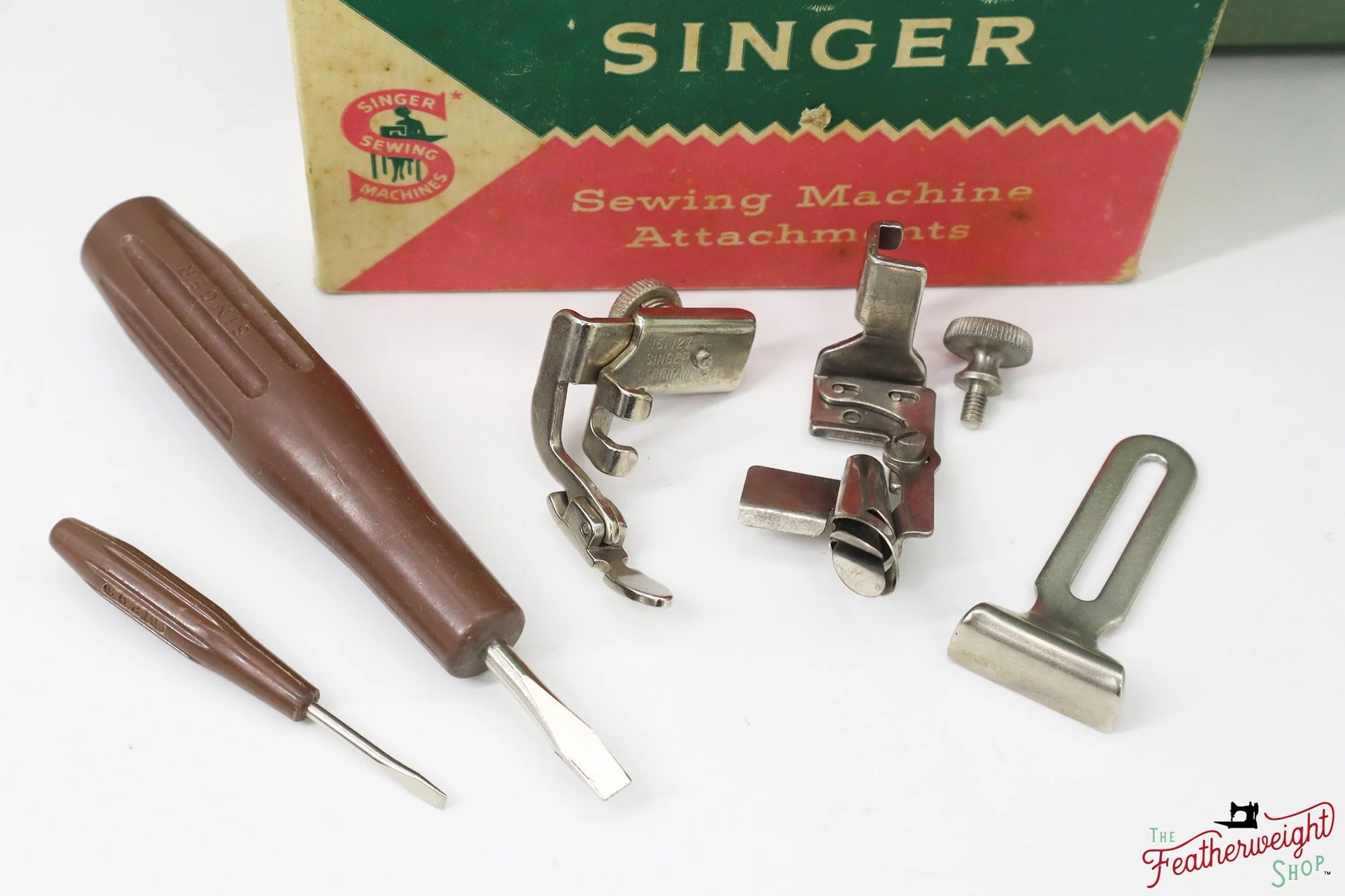 Singer Featherweight 221 Sewing Machine, WHITE - EV941*** - Image 19