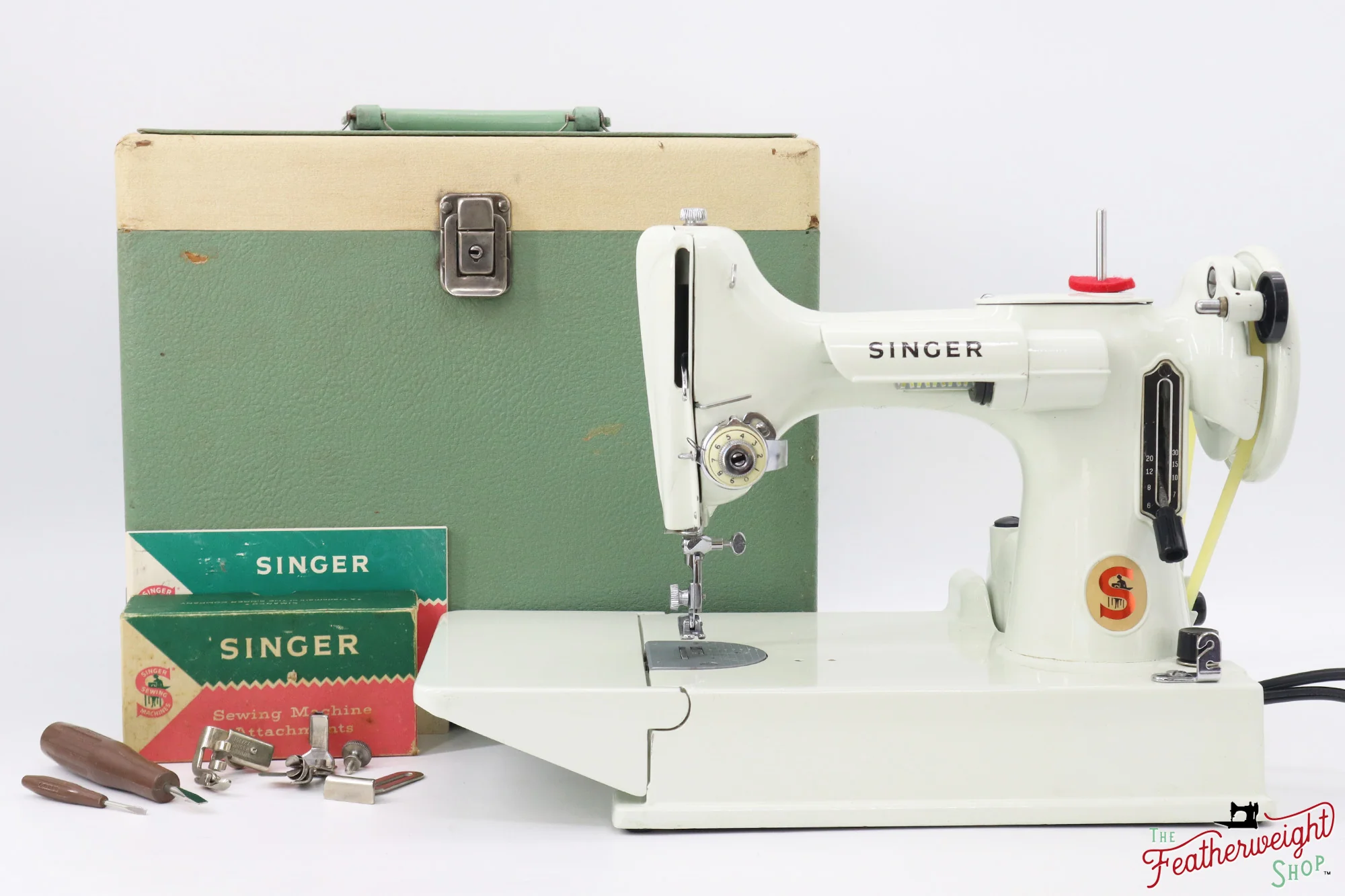 Singer Featherweight 221 Sewing Machine, WHITE - EV941*** - Image 3