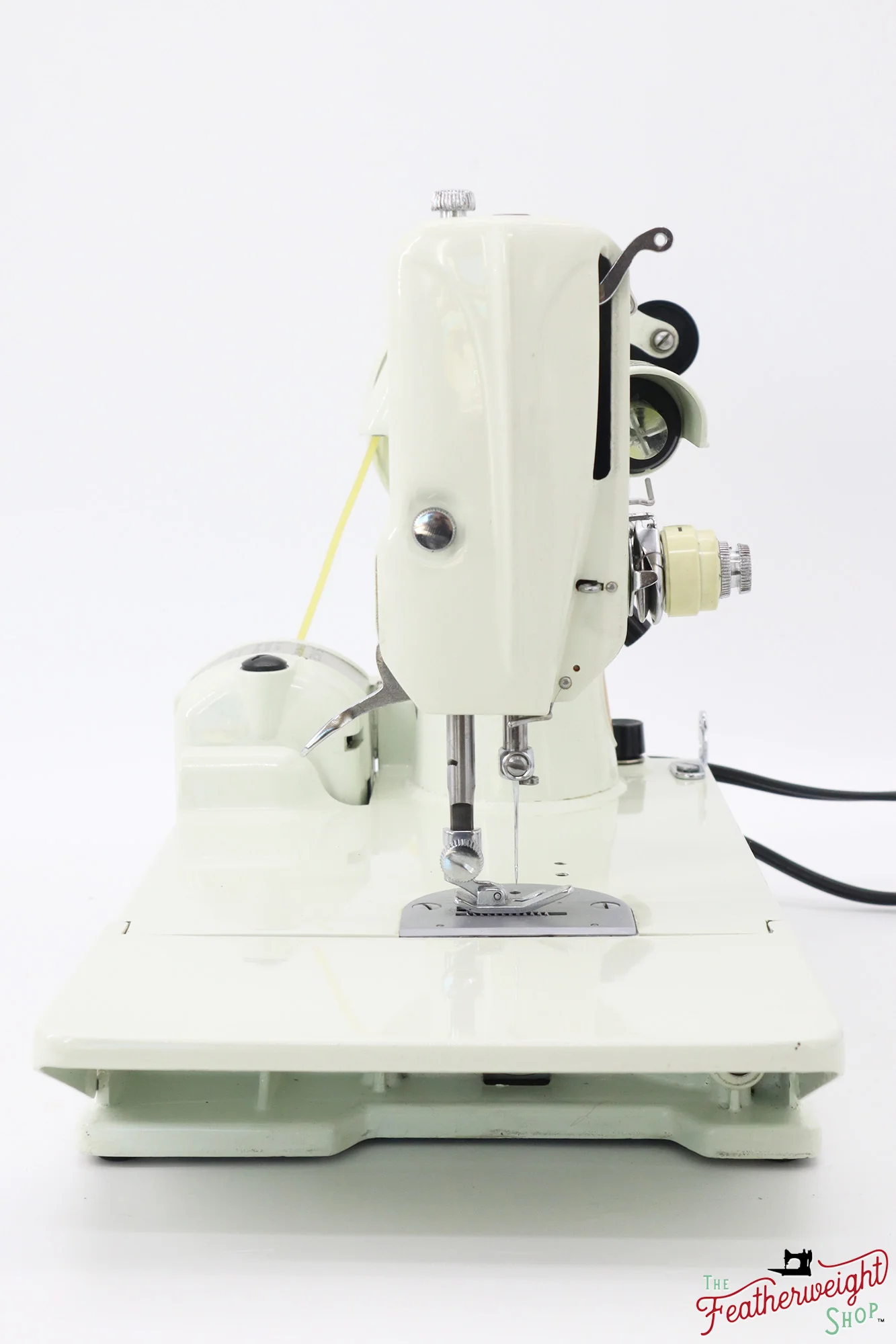 Singer Featherweight 221 Sewing Machine, WHITE - EV941*** - Image 5