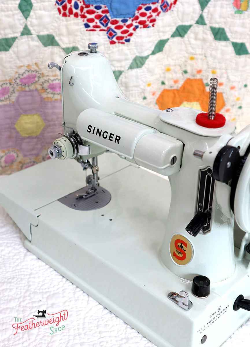 Singer Featherweight 221K Sewing Machine, WHITE EV942*** - Image 19
