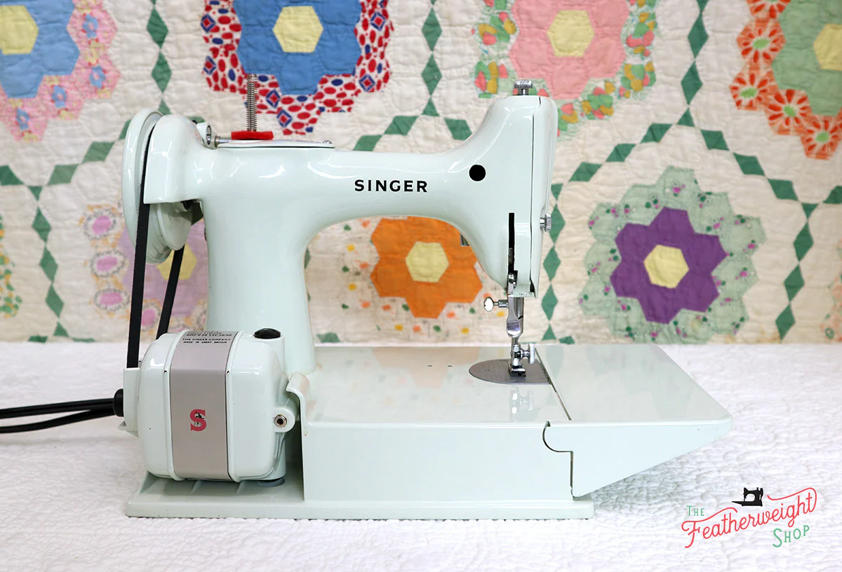 Singer Featherweight 221K Sewing Machine, WHITE EV942*** - Image 8