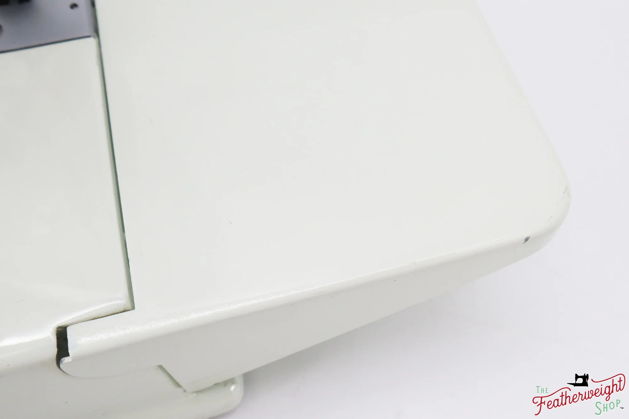 Singer Featherweight 221 Sewing Machine, WHITE - EV9575** - Image 9