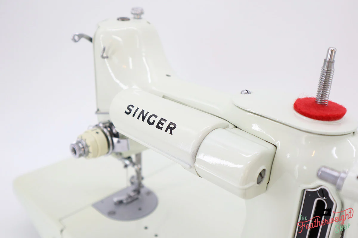 Singer Featherweight 221 Sewing Machine, WHITE EV969*** - Image 12