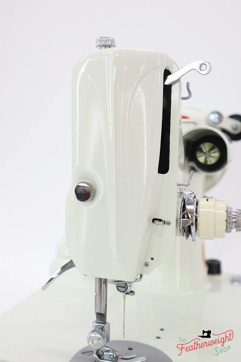 Singer Featherweight 221 Sewing Machine, WHITE EV969*** - Image 13