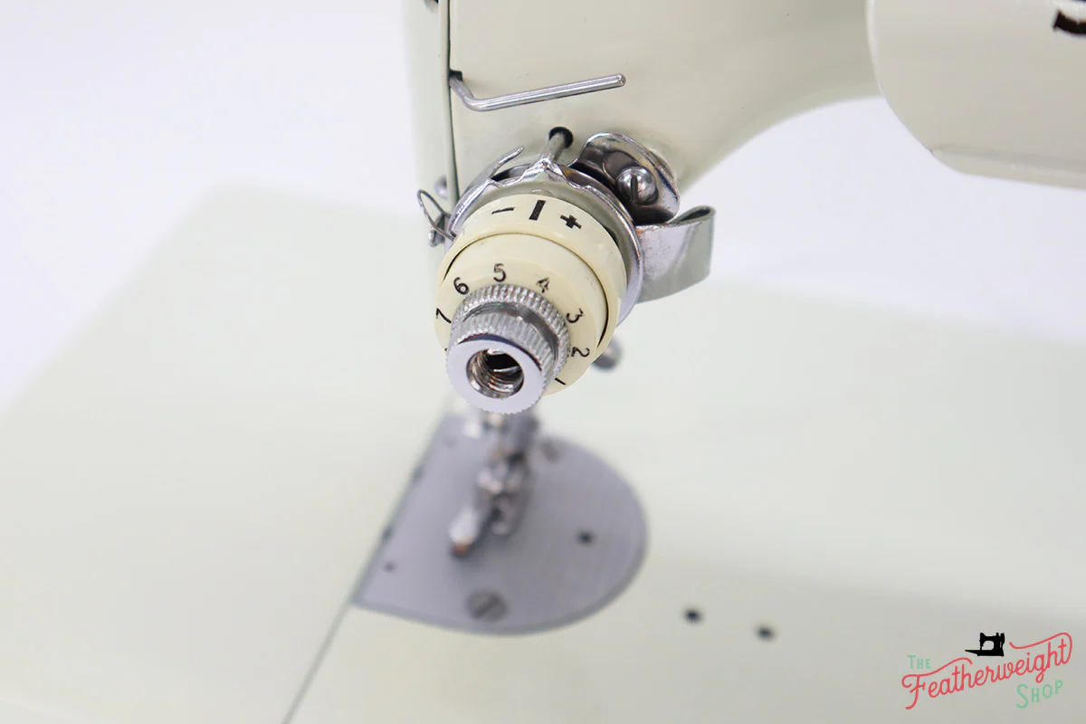 Singer Featherweight 221 Sewing Machine, WHITE EV969*** - Image 14