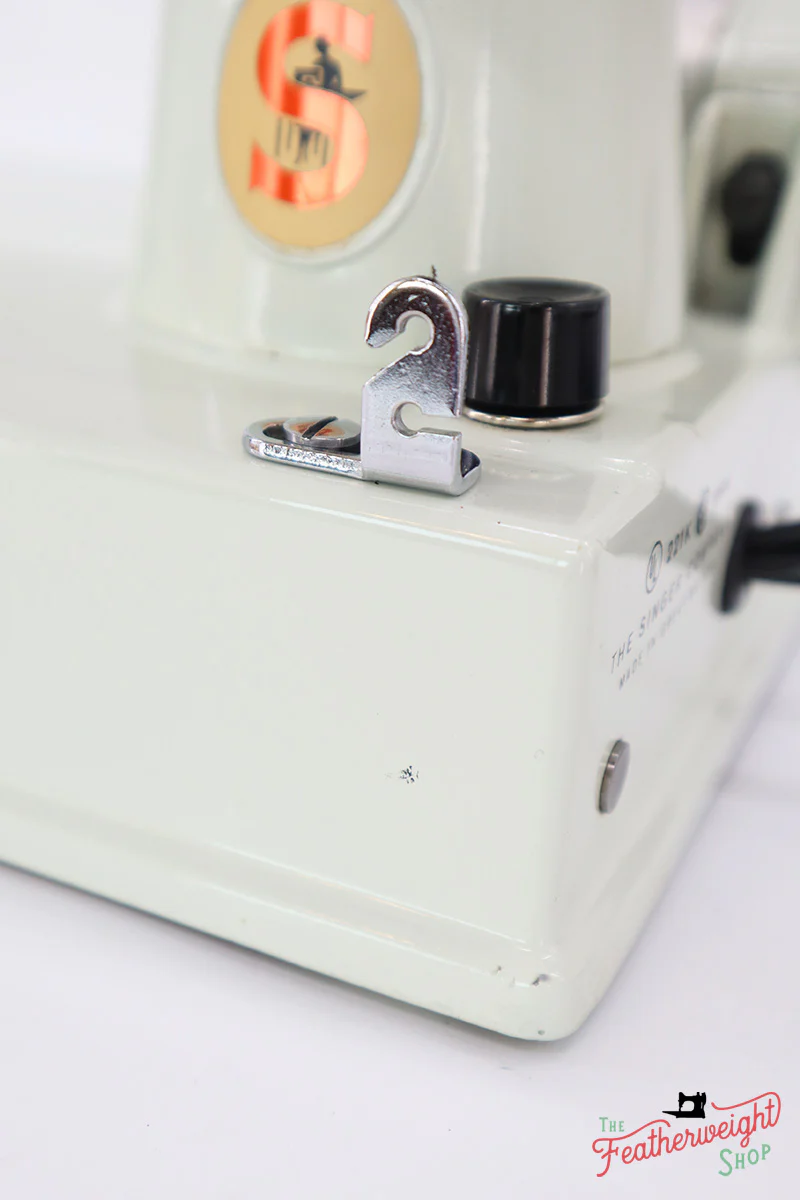 Singer Featherweight 221 Sewing Machine, WHITE EV969*** - Image 15