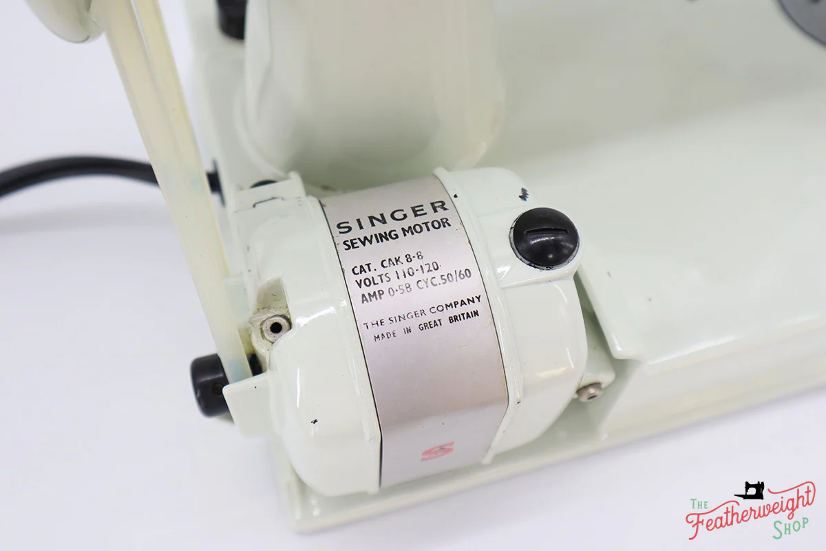 Singer Featherweight 221 Sewing Machine, WHITE EV969*** - Image 18