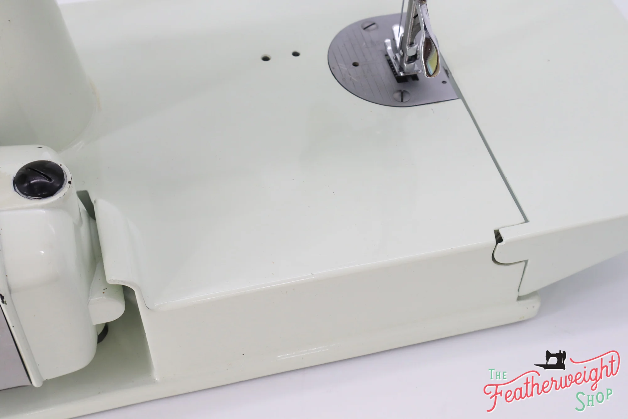 Singer Featherweight 221 Sewing Machine, WHITE EV974*** - Image 10
