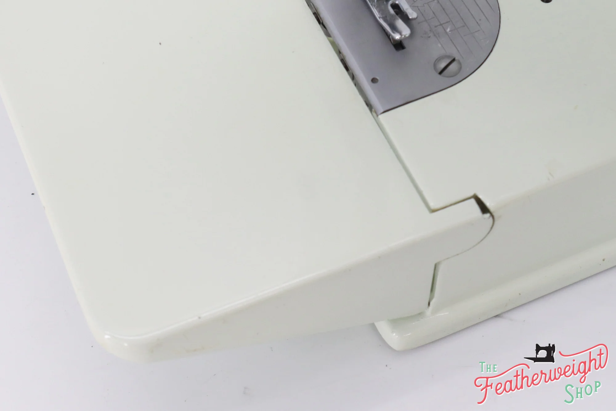 Singer Featherweight 221 Sewing Machine, WHITE EV974*** - Image 6