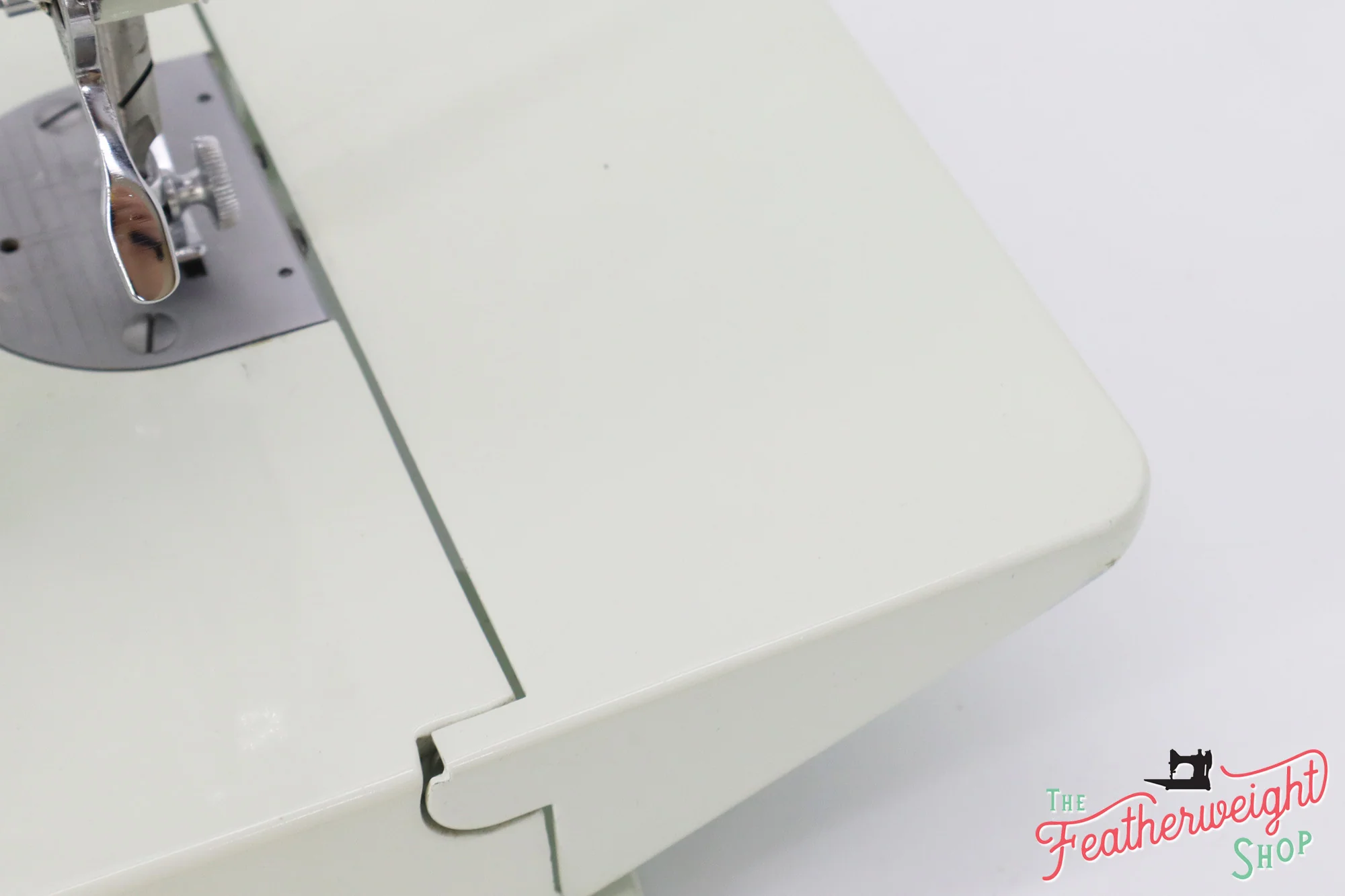 Singer Featherweight 221 Sewing Machine, WHITE EV974*** - Image 9