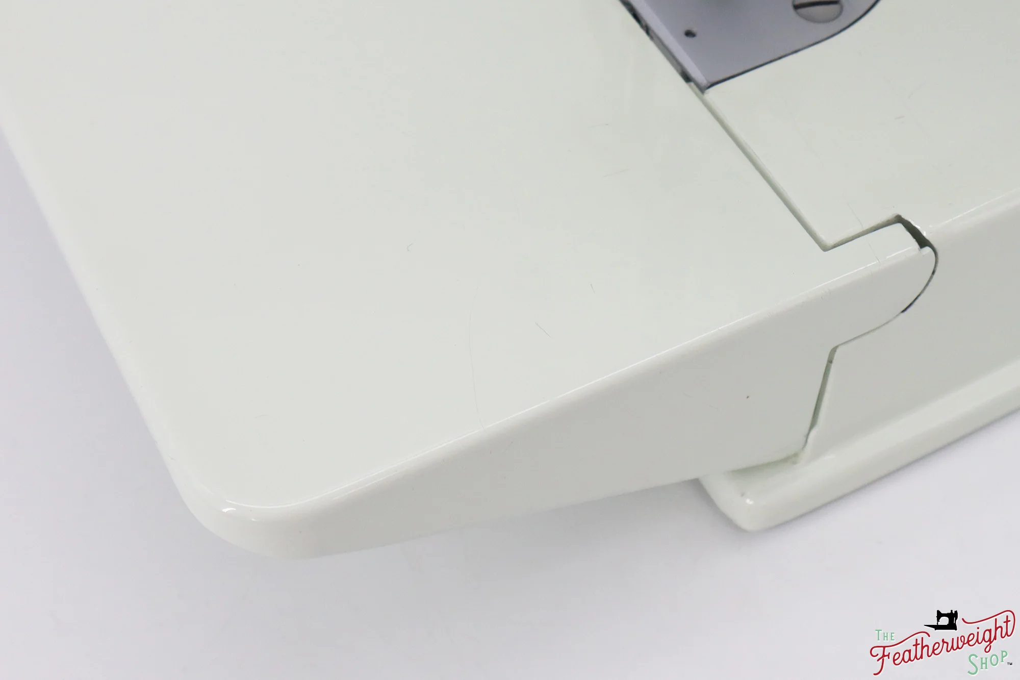 Singer Featherweight 221 Sewing Machine, WHITE - EV978*** - Image 10