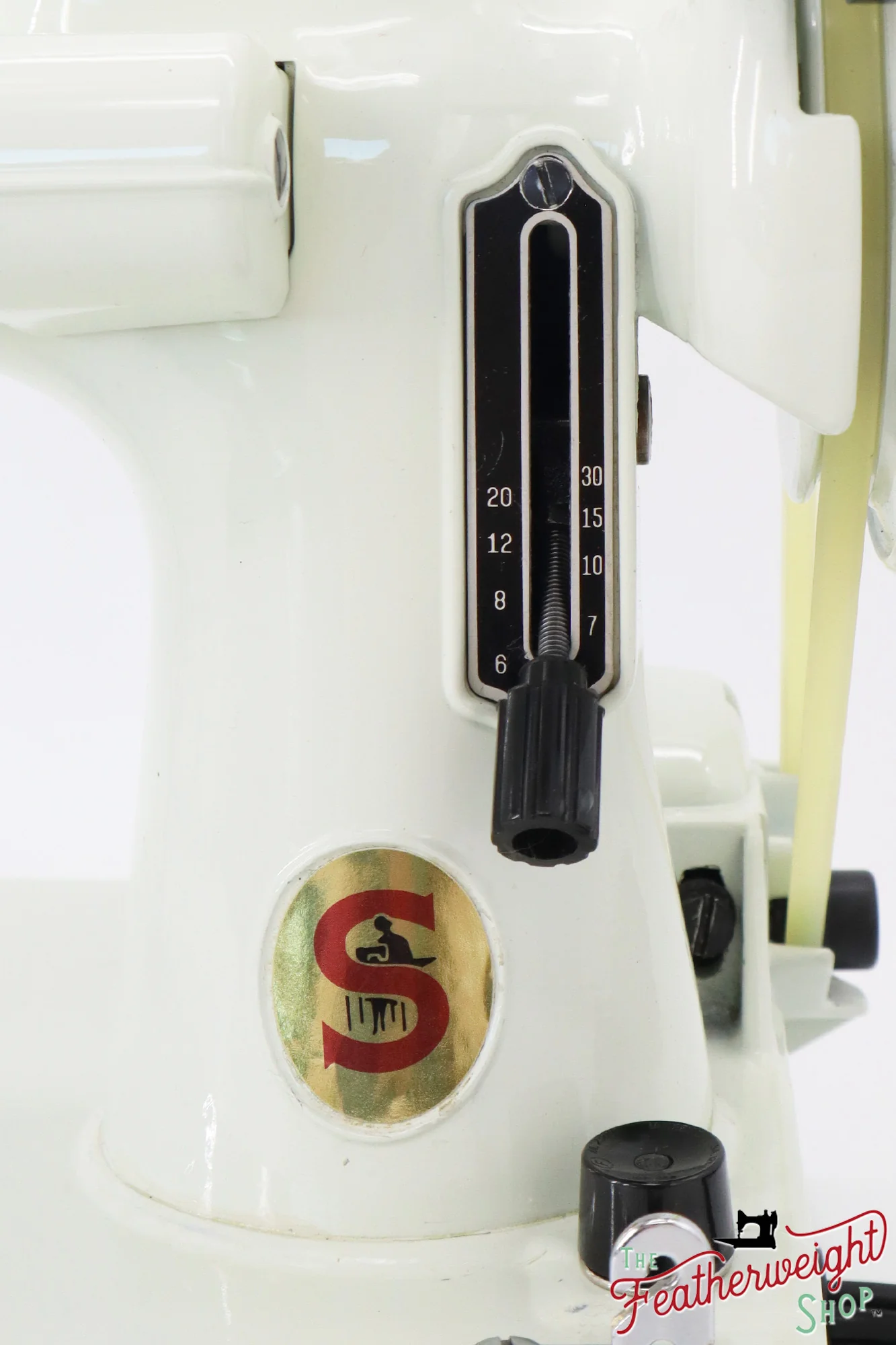 Singer Featherweight 221 Sewing Machine, WHITE - EV978*** - Image 15