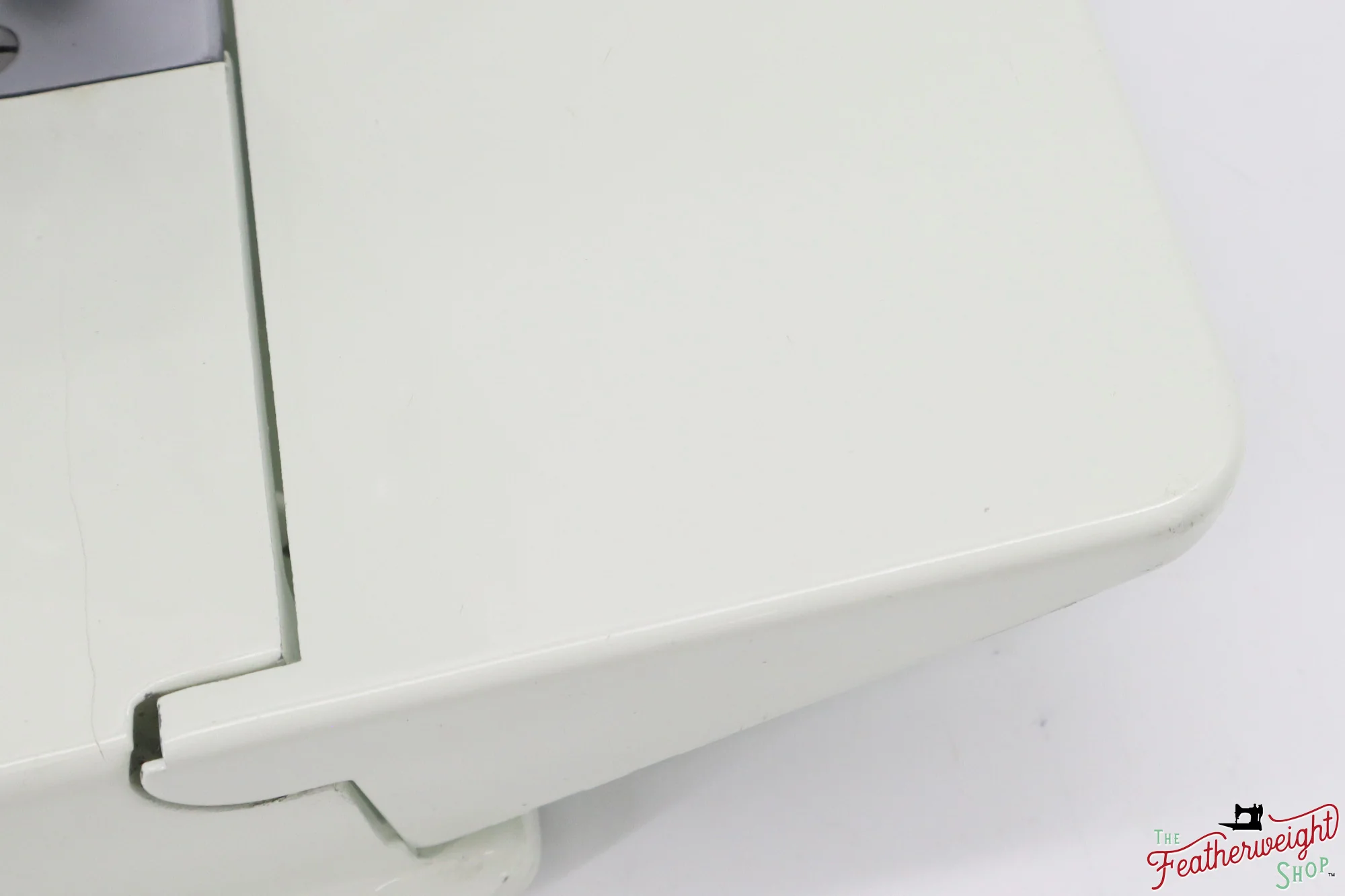 Singer Featherweight 221 Sewing Machine, WHITE - EV978*** - Image 8
