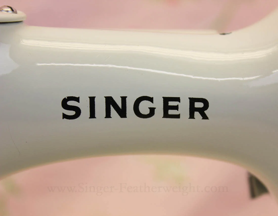 Singer Featherweight 221 Sewing Machine, WHITE EV982*** - Image 17