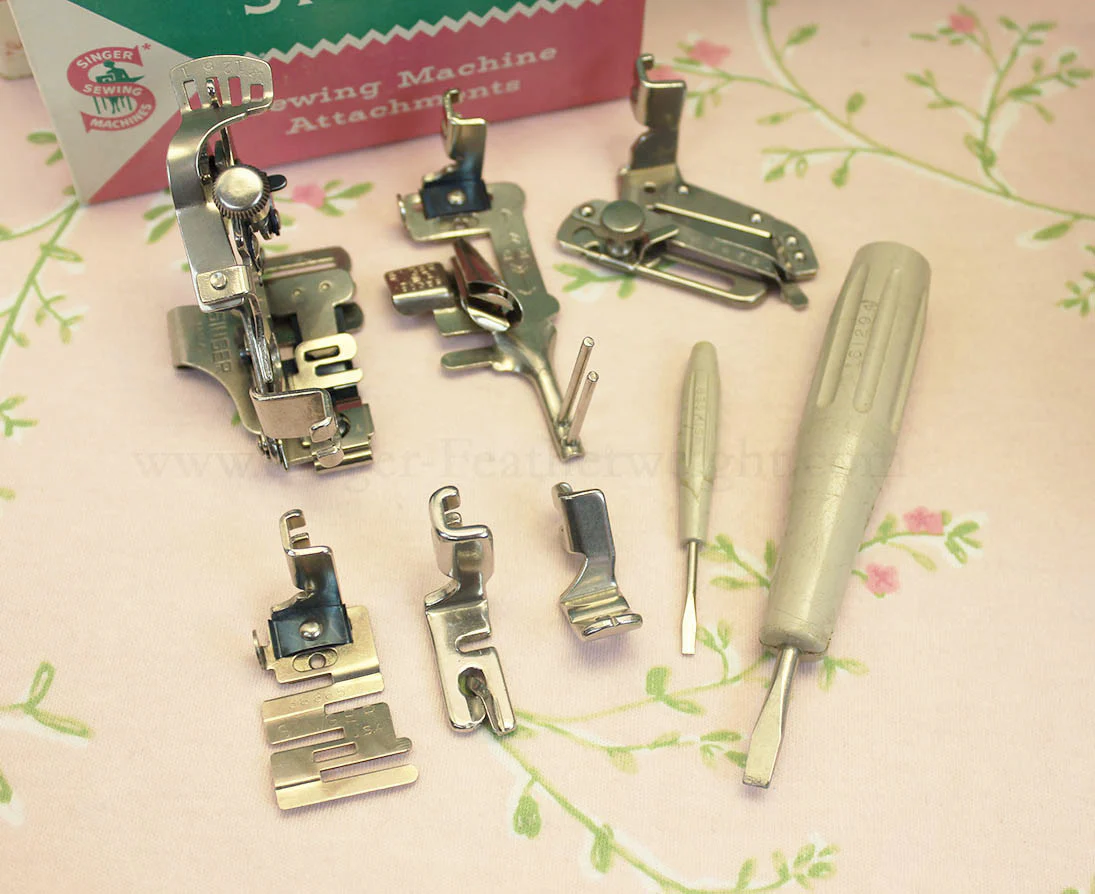Singer Featherweight 221 Sewing Machine, WHITE EV982*** - Image 25