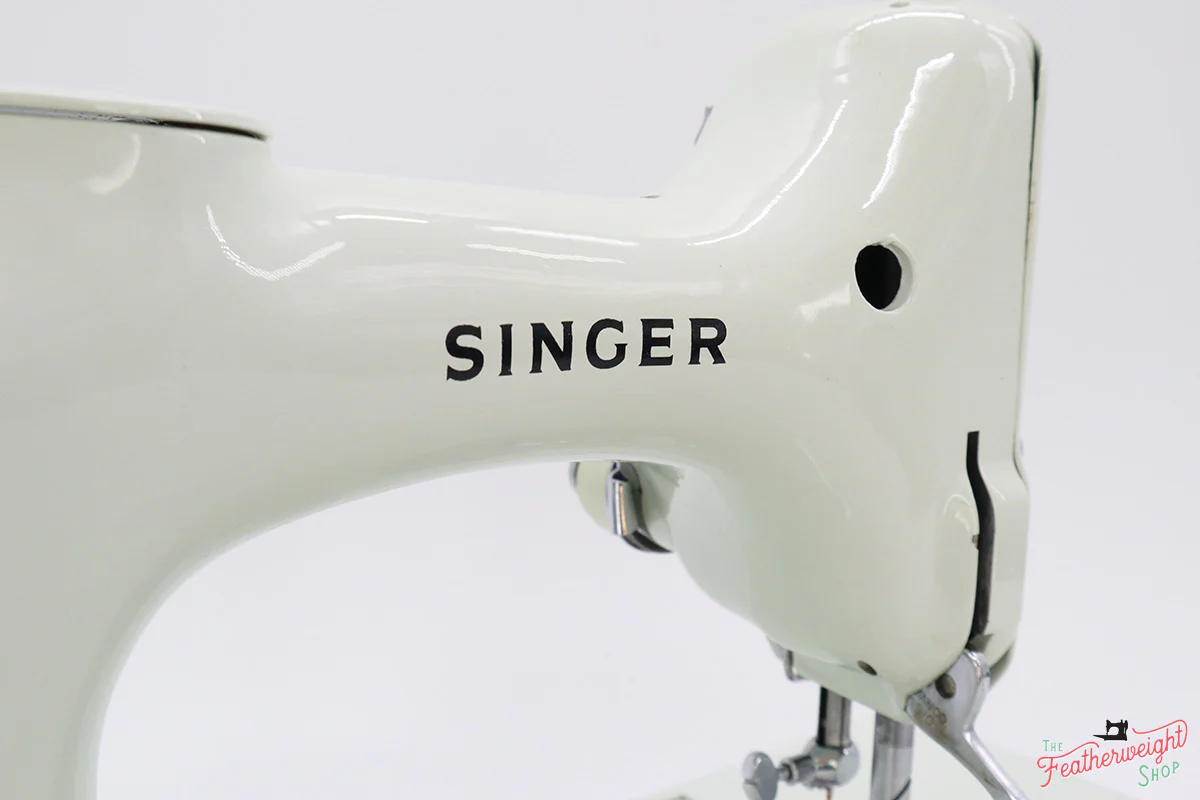 Singer Featherweight 221 Sewing Machine, WHITE EV985*** - Image 12