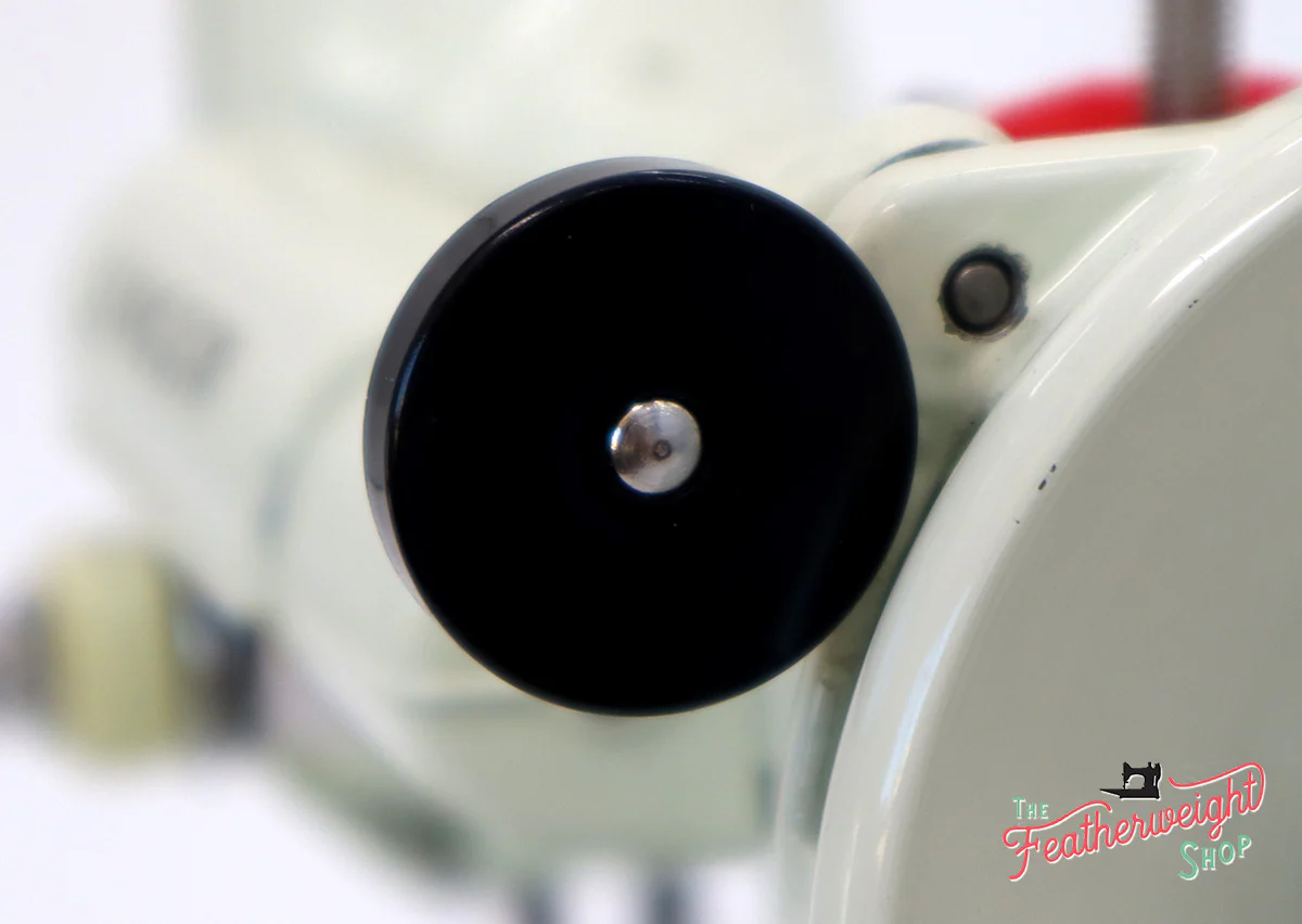 Singer Featherweight 221 Sewing Machine, WHITE EV986*** - Image 17