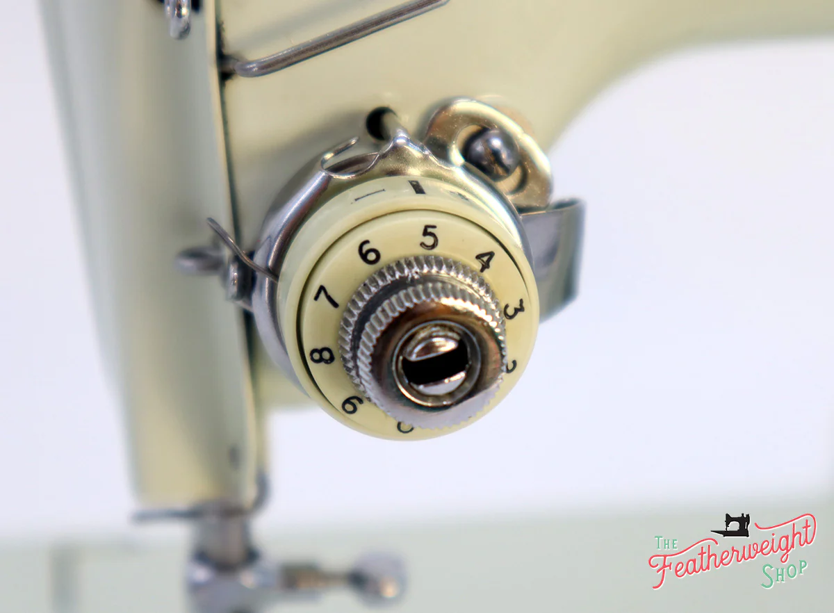 Singer Featherweight 221 Sewing Machine, WHITE EV986*** - Image 20