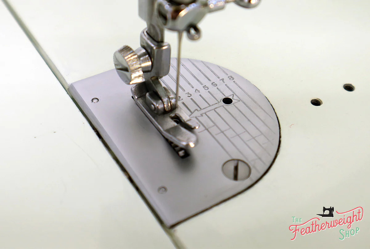 Singer Featherweight 221 Sewing Machine, WHITE EV986*** - Image 21