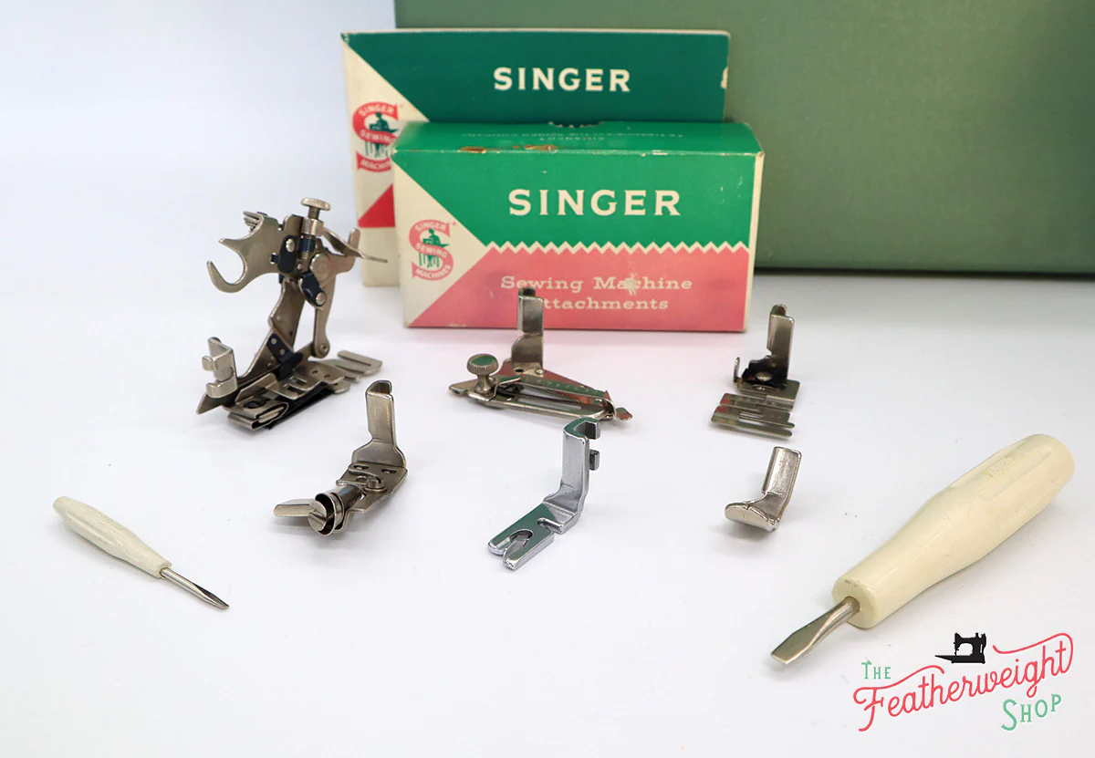Singer Featherweight 221 Sewing Machine, WHITE EV986*** - Image 23