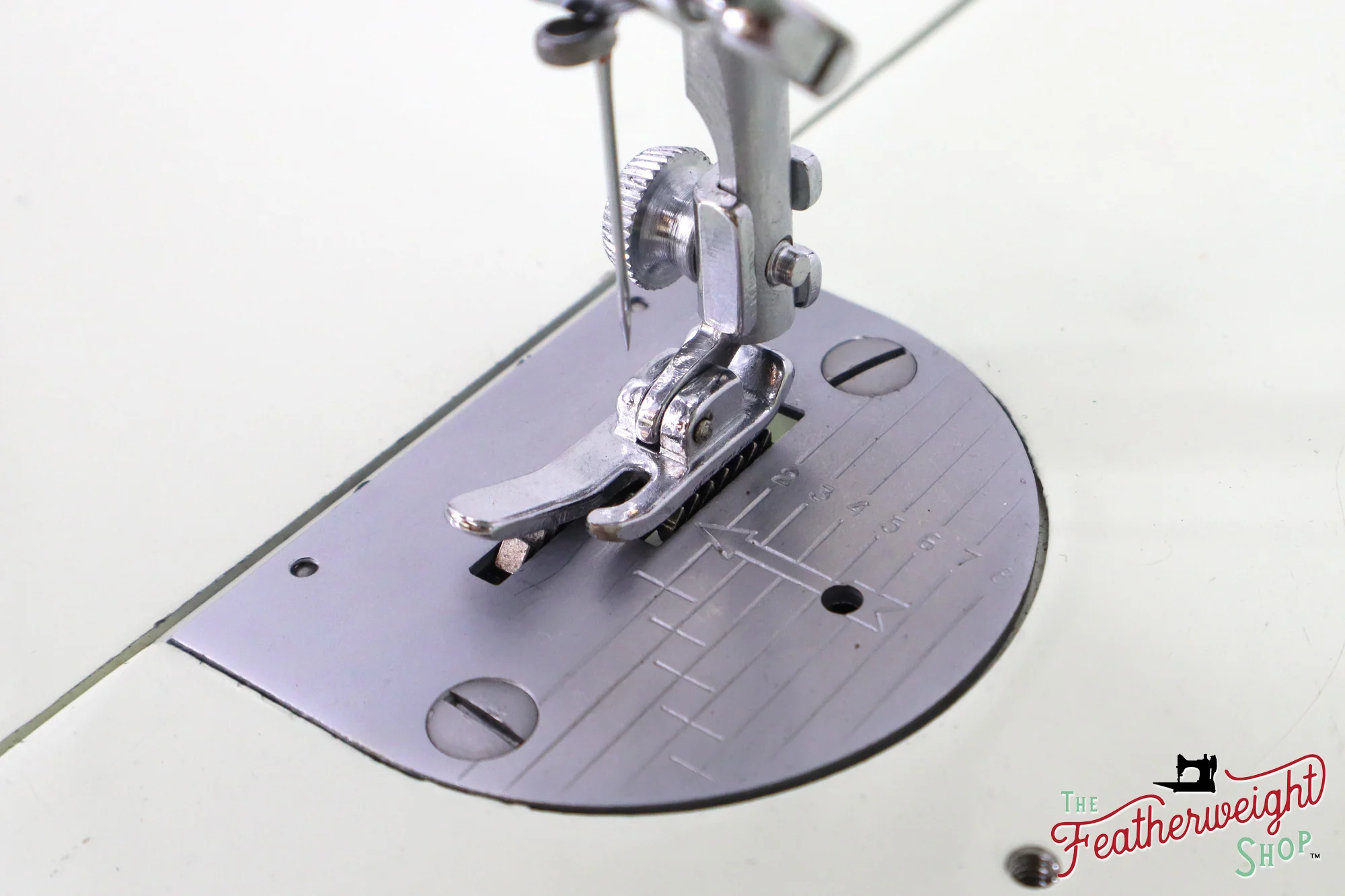 Singer Featherweight 221 Sewing Machine, WHITE - EV987*** - Image 14