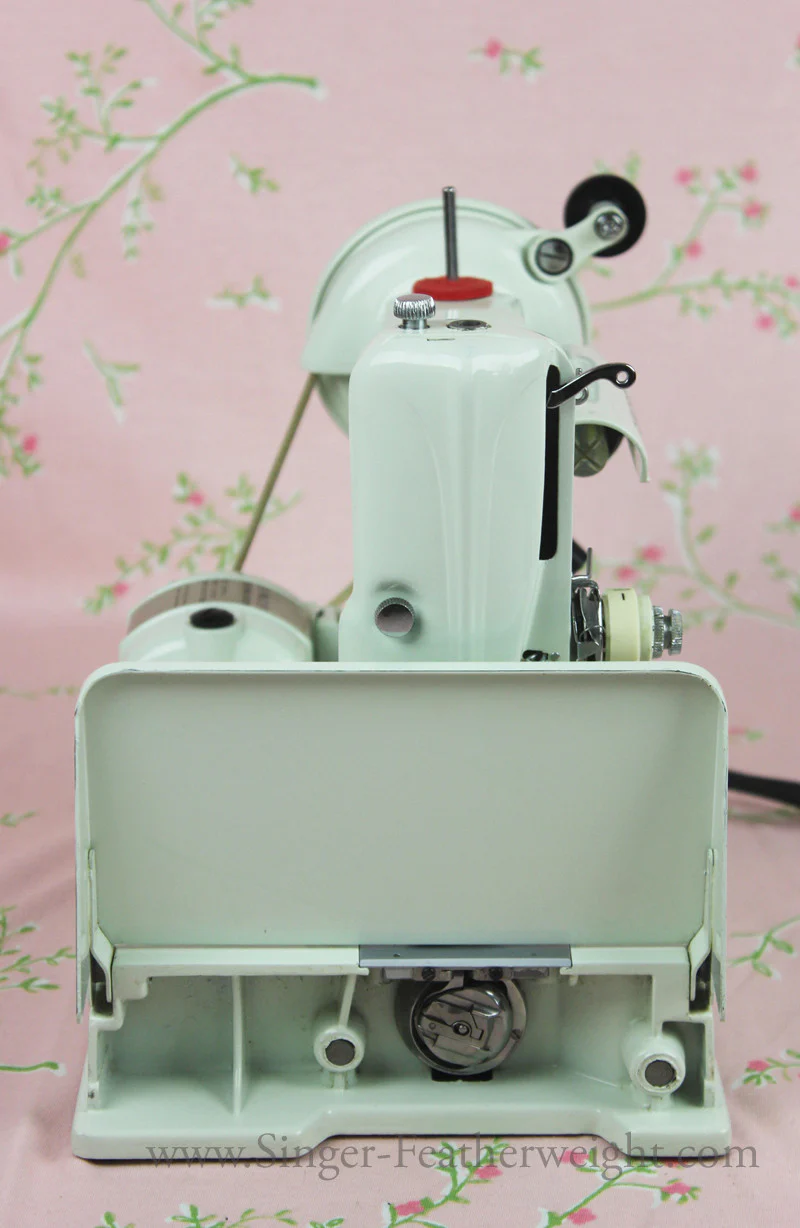Singer Featherweight 221 Sewing Machine, WHITE EV989*** - Image 12
