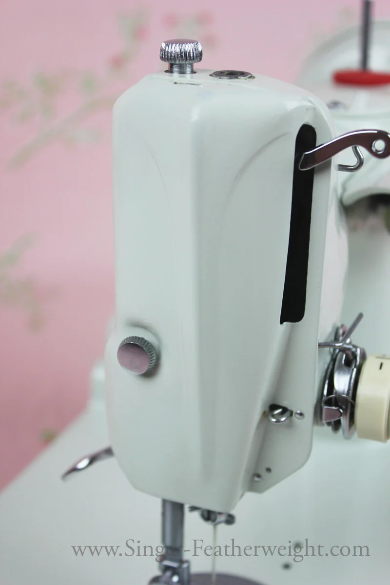 Singer Featherweight 221 Sewing Machine, WHITE EV989*** - Image 15