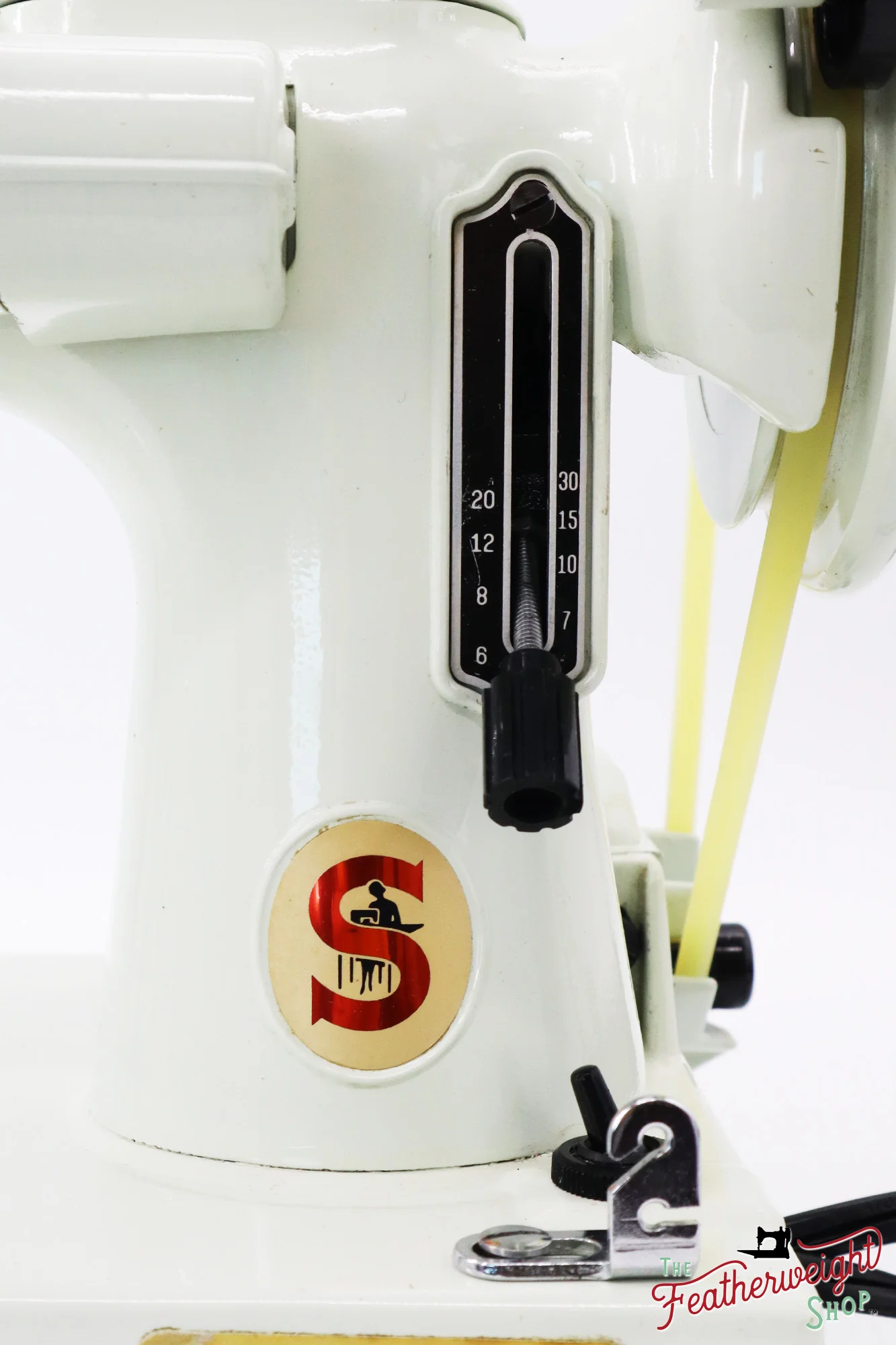 Singer Featherweight 221 Sewing Machine, WHITE - EV98939* - Image 13