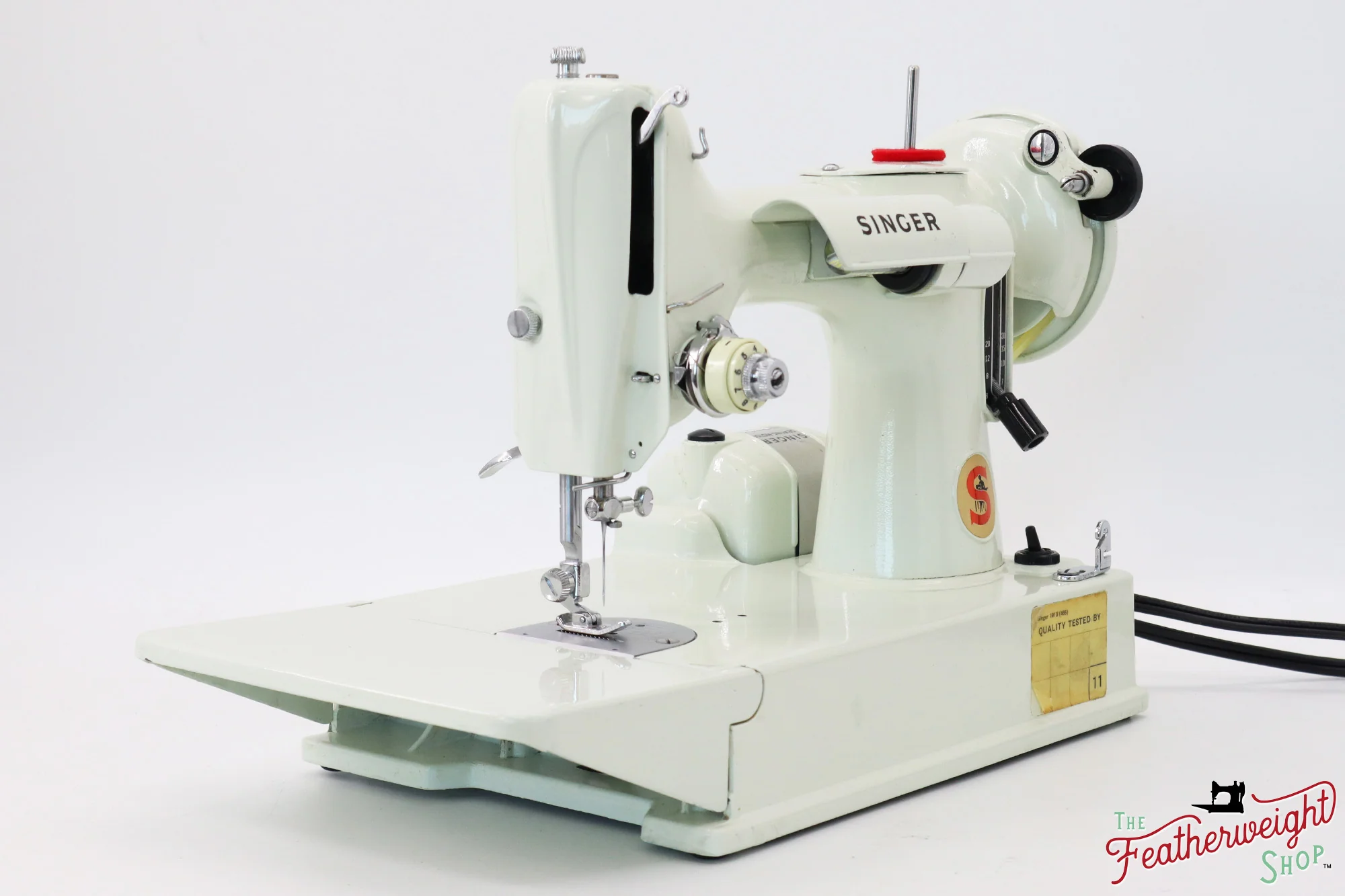 Singer Featherweight 221 Sewing Machine, WHITE - EV98939* - Image 3