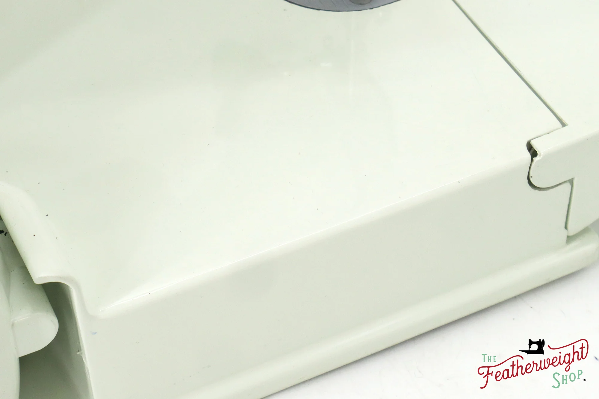 Singer Featherweight 221K Sewing Machine, WHITE - EV99384* - Image 10