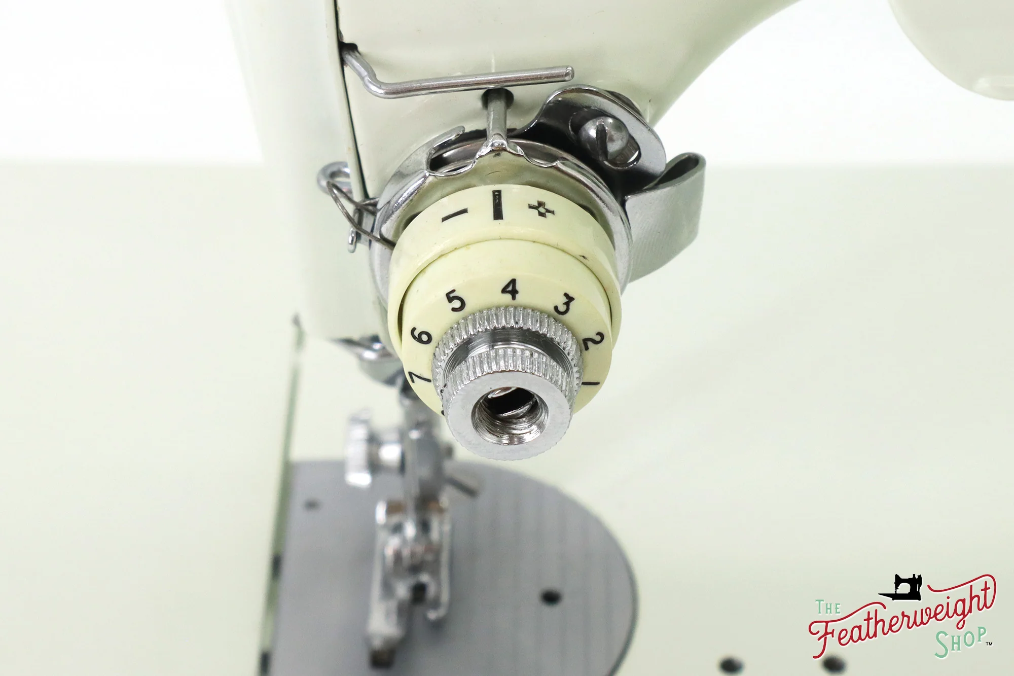 Singer Featherweight 221K Sewing Machine, WHITE - EV99384* - Image 15