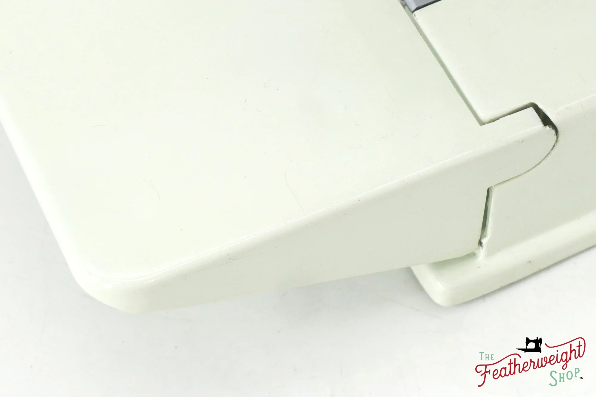 Singer Featherweight 221K Sewing Machine, WHITE - EV99384* - Image 9