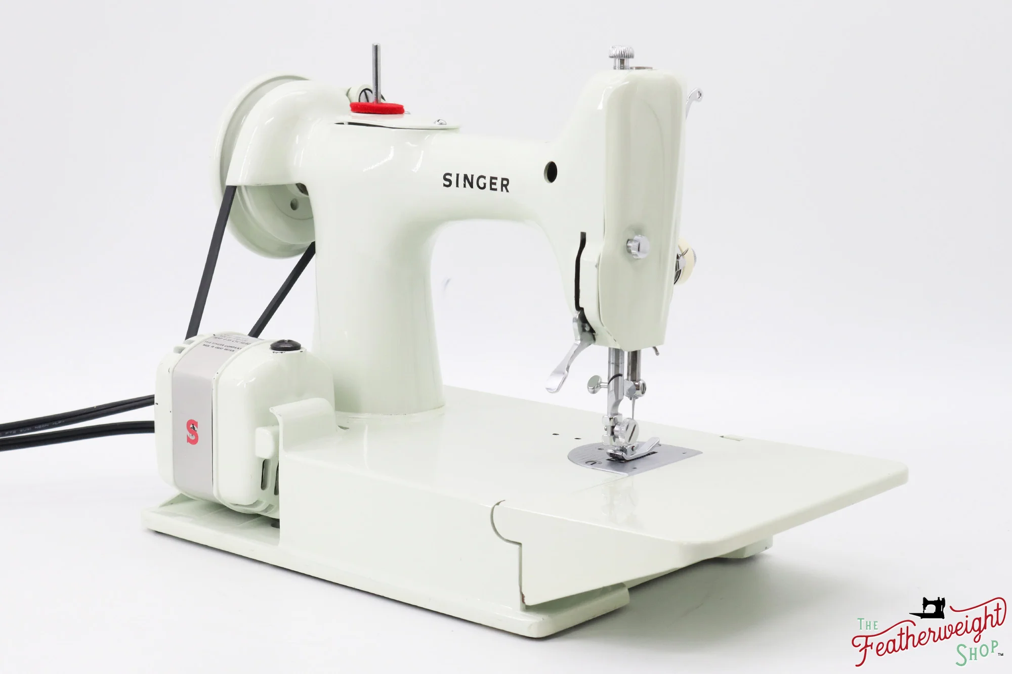 Singer Featherweight 221 Sewing Machine, WHITE - FA124*** - Image 5